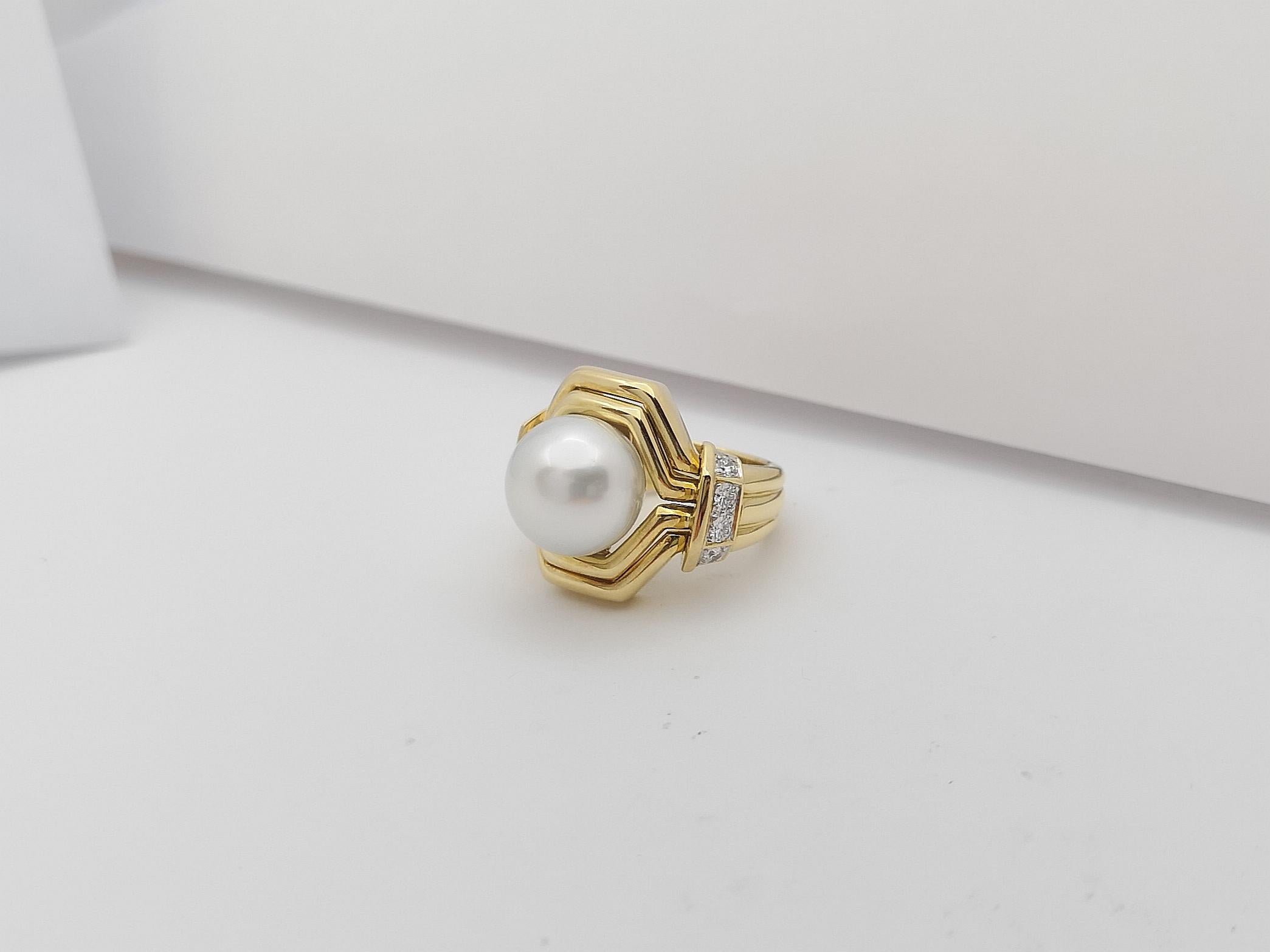 South Sea Pearl with Diamond Ring Set in 18 Karat Gold Settings For Sale 2