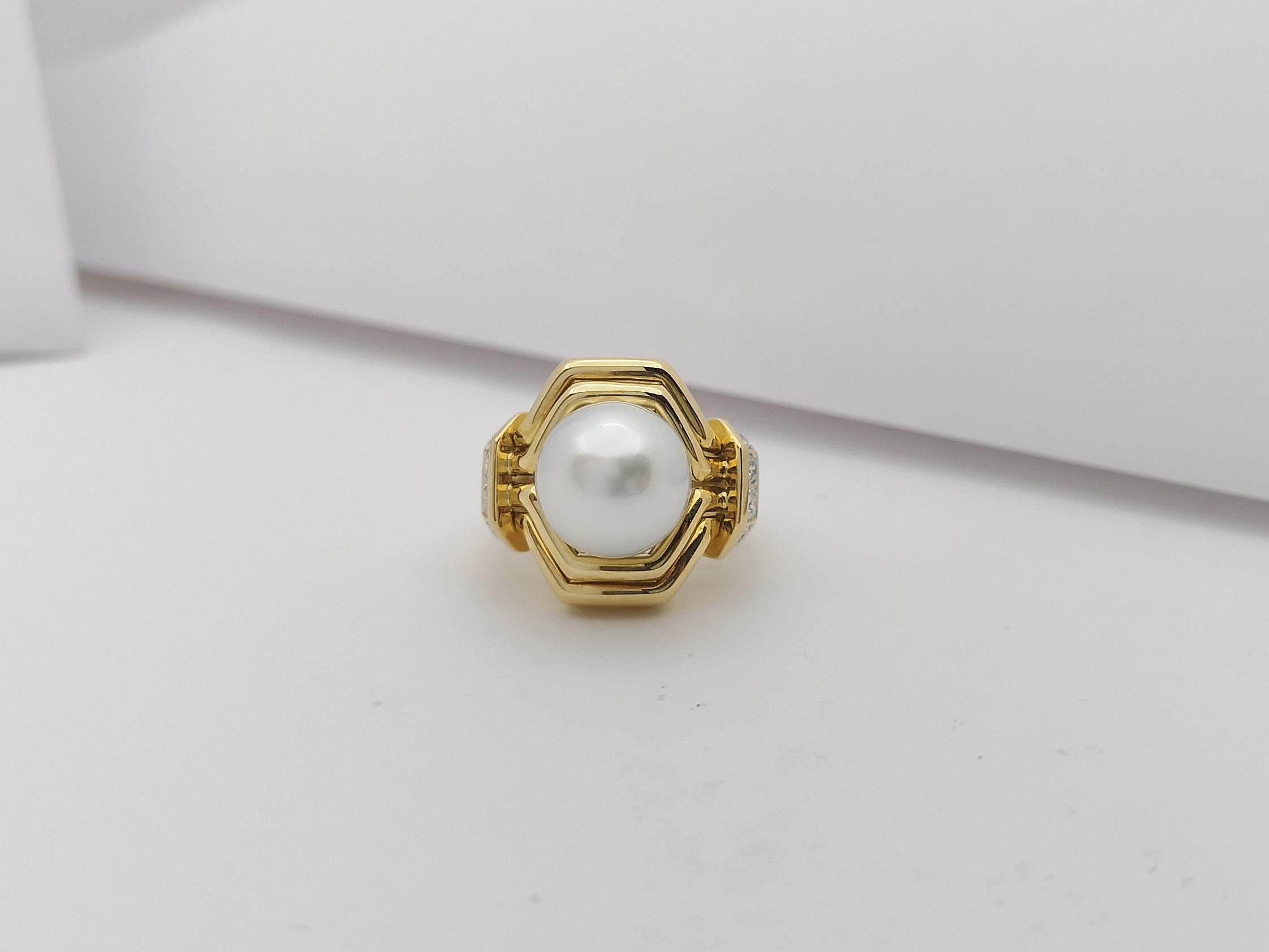 South Sea Pearl with Diamond Ring Set in 18 Karat Gold Settings For Sale 3