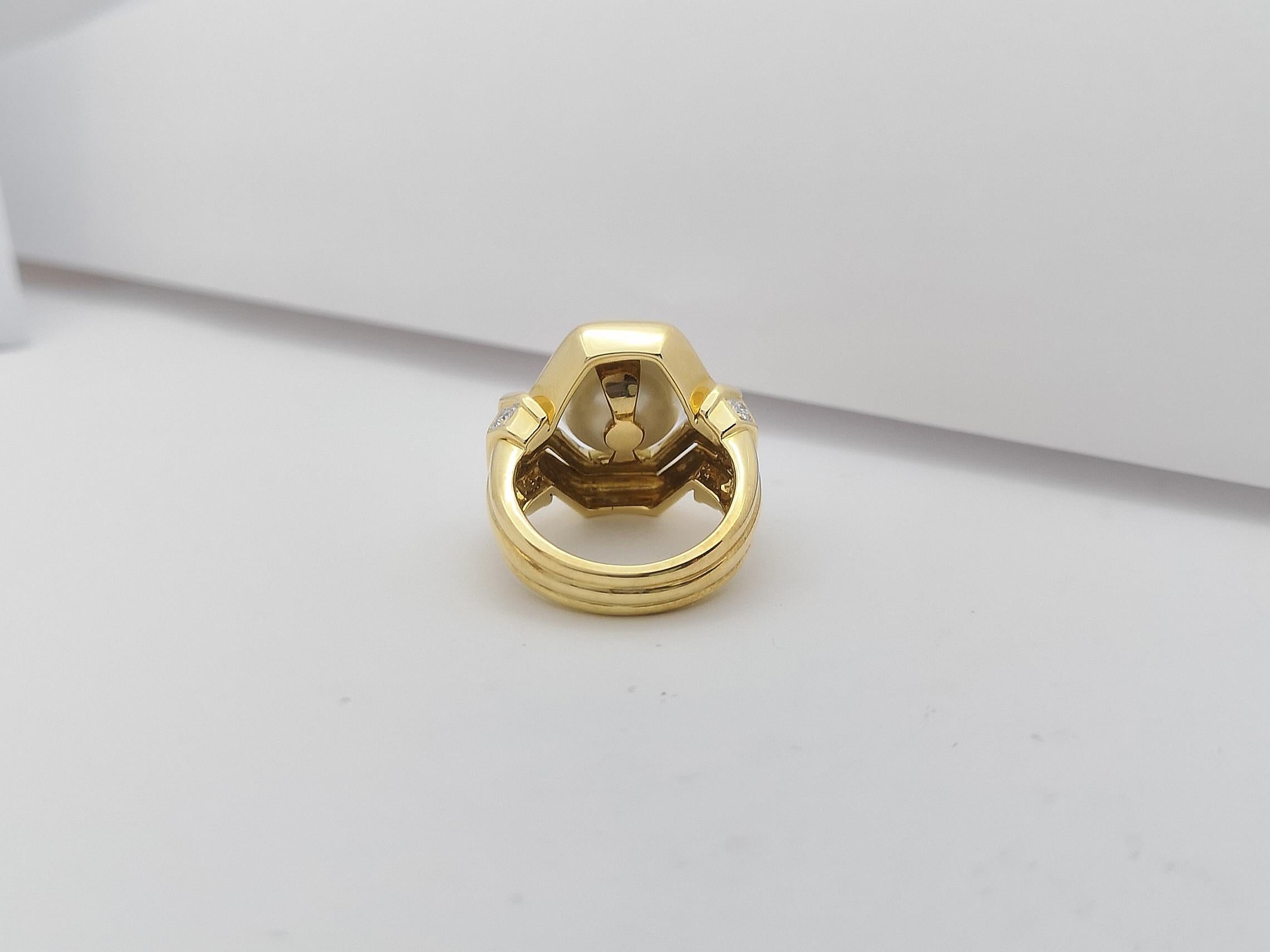 South Sea Pearl with Diamond Ring Set in 18 Karat Gold Settings For Sale 4