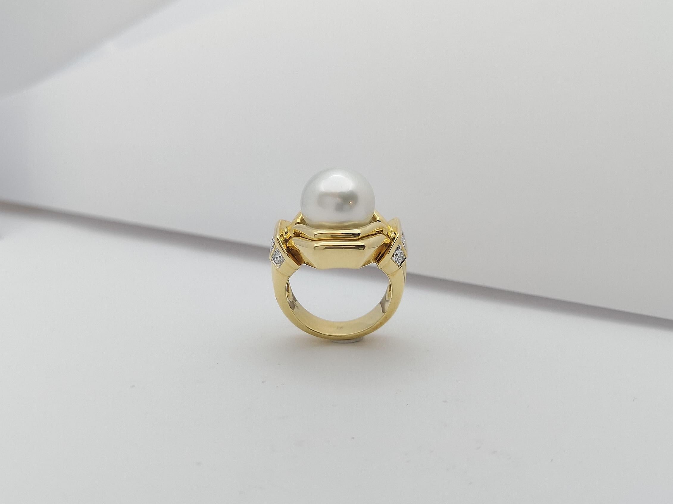 South Sea Pearl with Diamond Ring Set in 18 Karat Gold Settings For Sale 5