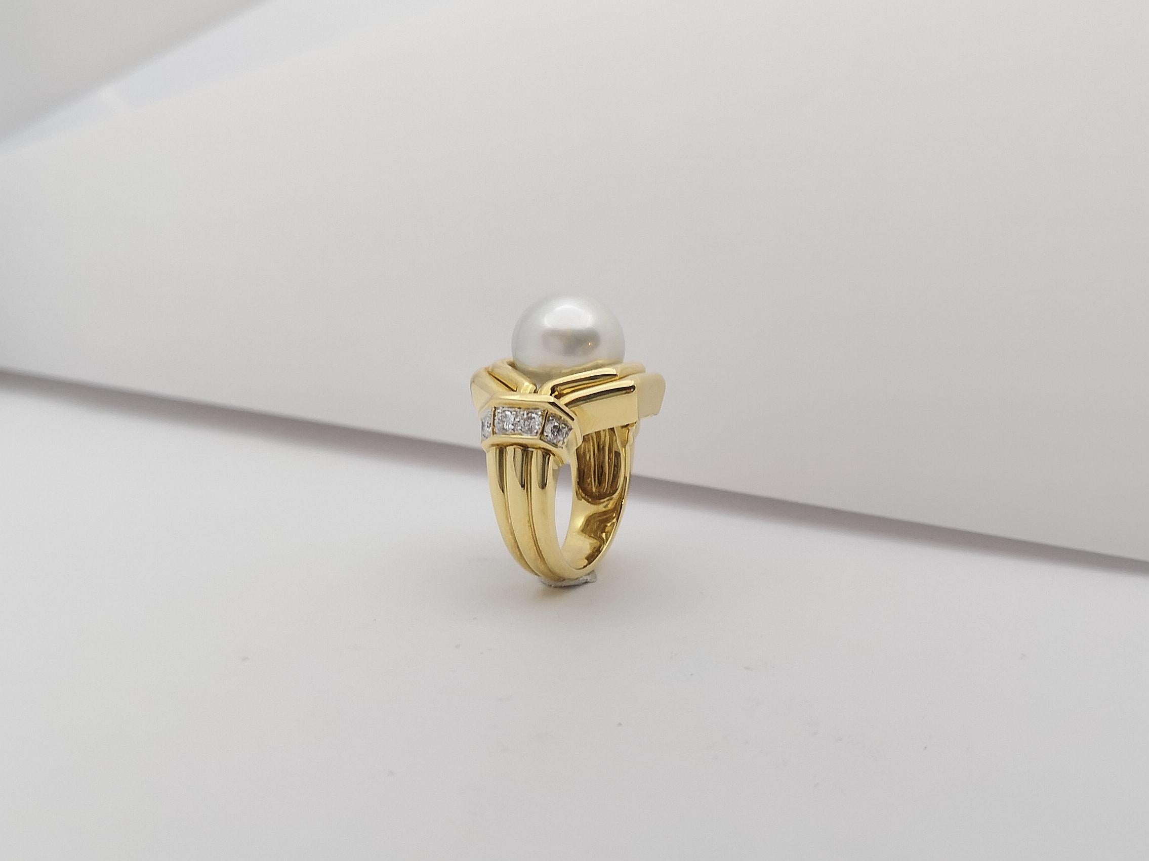 South Sea Pearl with Diamond Ring Set in 18 Karat Gold Settings For Sale 7