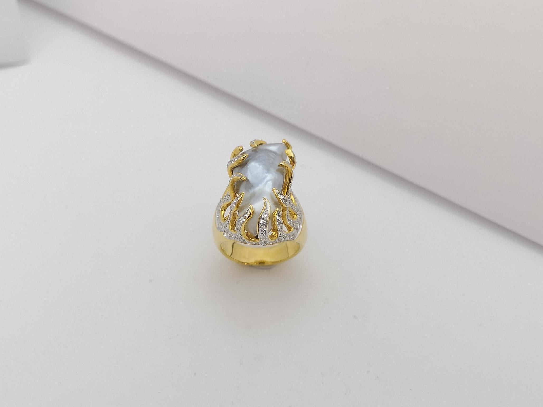 South Sea Pearl with Diamond Ring set in 18 Karat Gold Settings For Sale 10