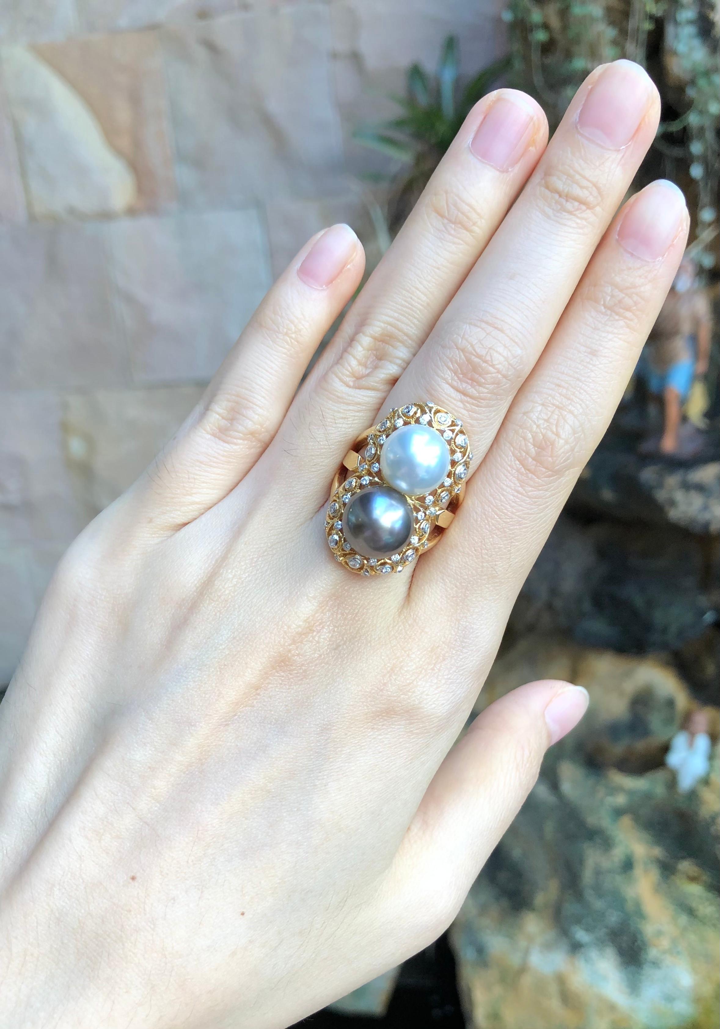 South Sea Pearl with Diamond 0.25 carat Ring set in 18 Karat Gold Settings

Width:  1.8 cm 
Length: 2.9 cm
Ring Size: 51
Total Weight: 16.09 grams

