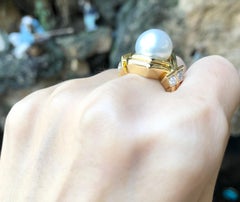 South Sea Pearl with Diamond Ring Set in 18 Karat Gold Settings