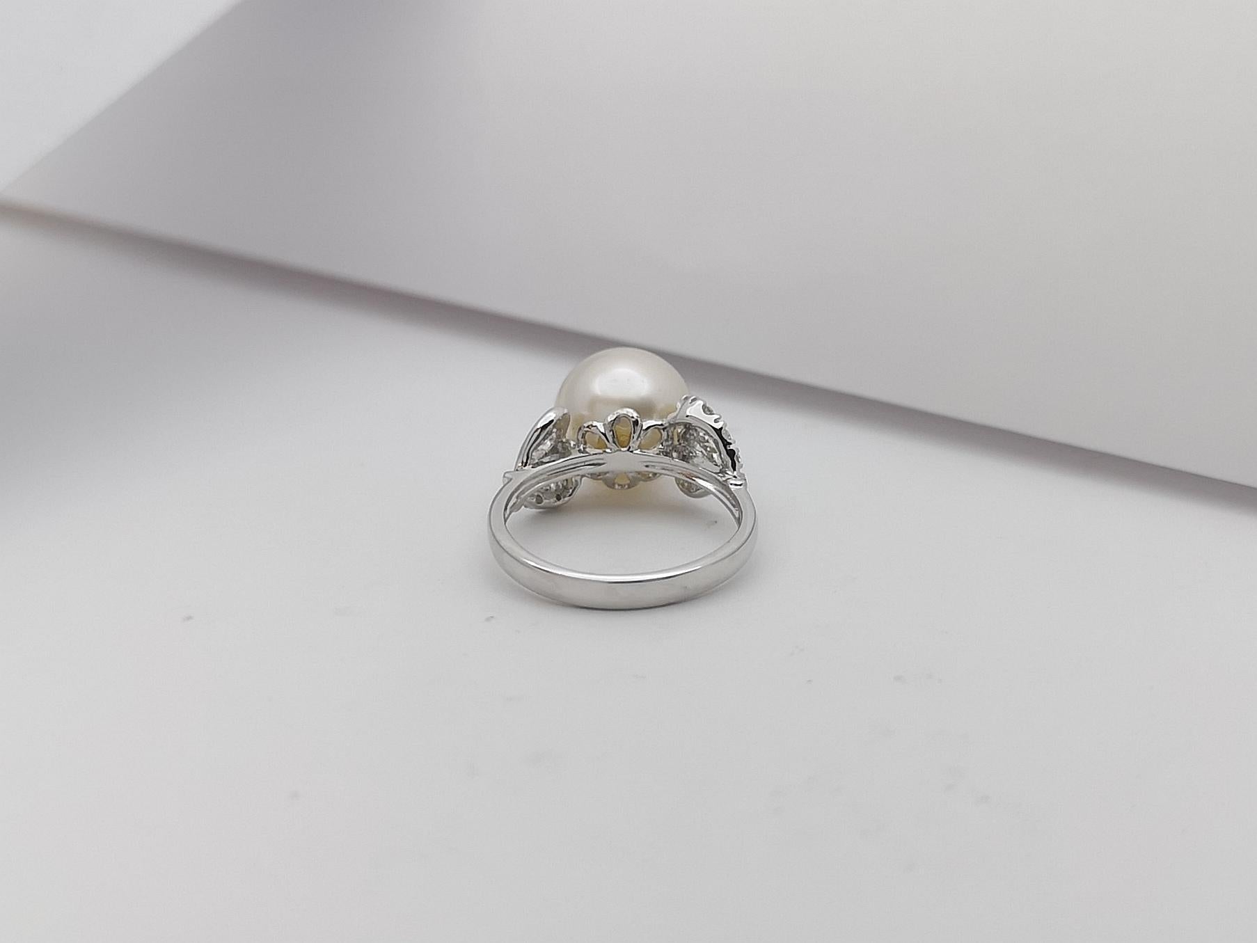 South Sea Pearl with Diamond  Ring set in 18 Karat White Gold Settings For Sale 4