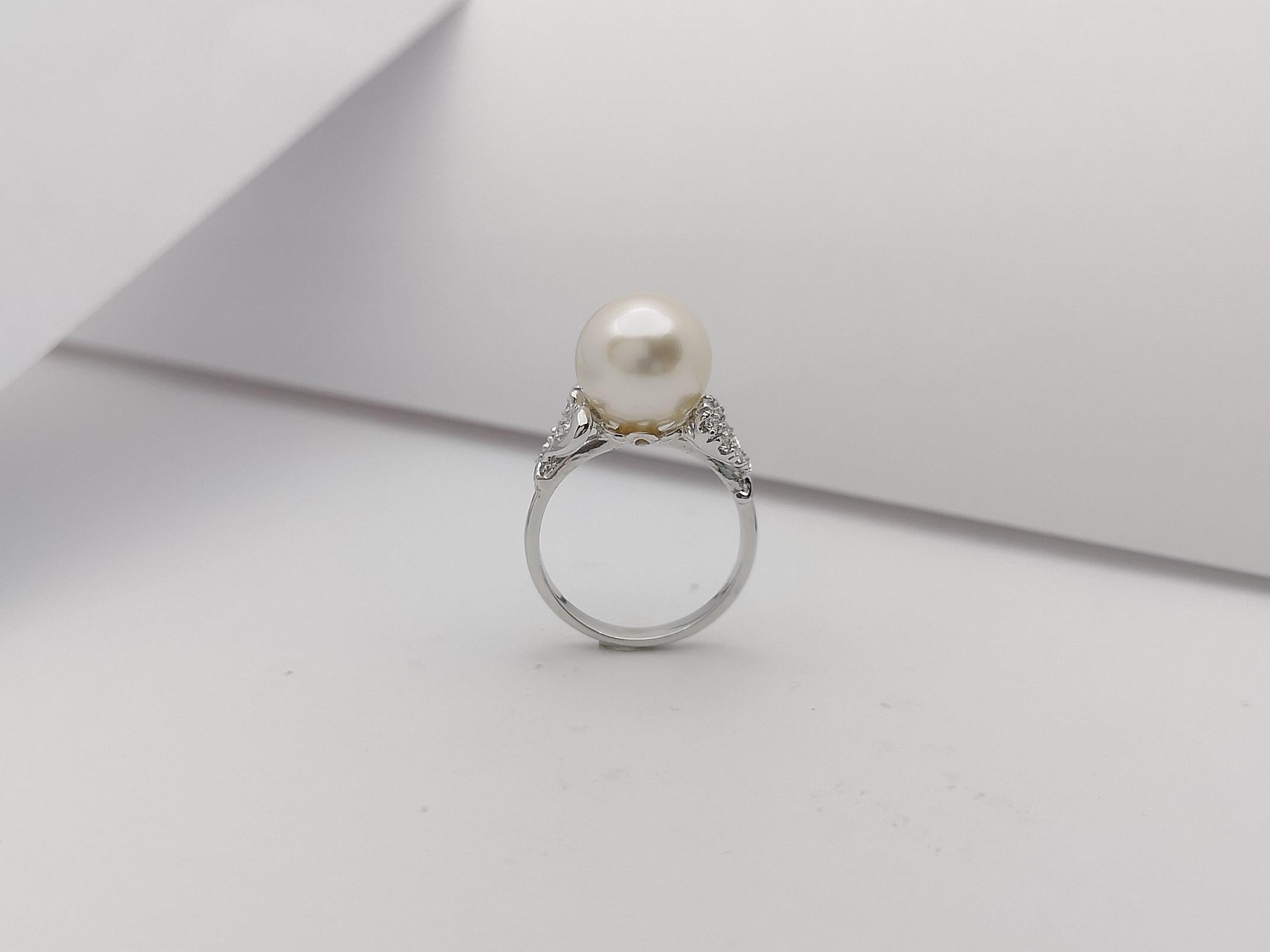 South Sea Pearl with Diamond  Ring set in 18 Karat White Gold Settings For Sale 5