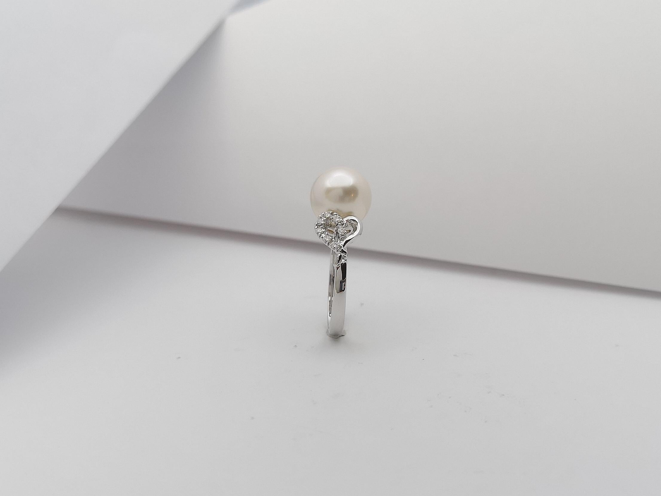 South Sea Pearl with Diamond  Ring set in 18 Karat White Gold Settings For Sale 10