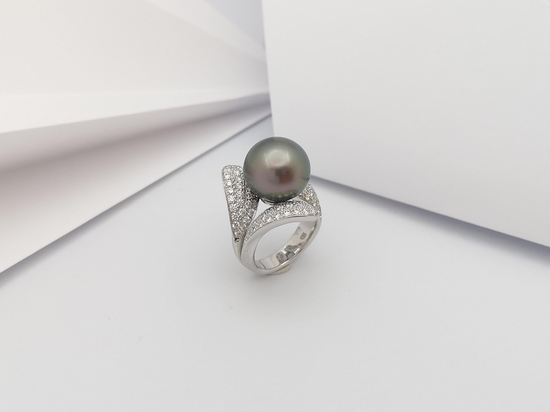 Anello con perle dei mari del sud e diamanti con montatura in oro bianco 18 carati in vendita 11