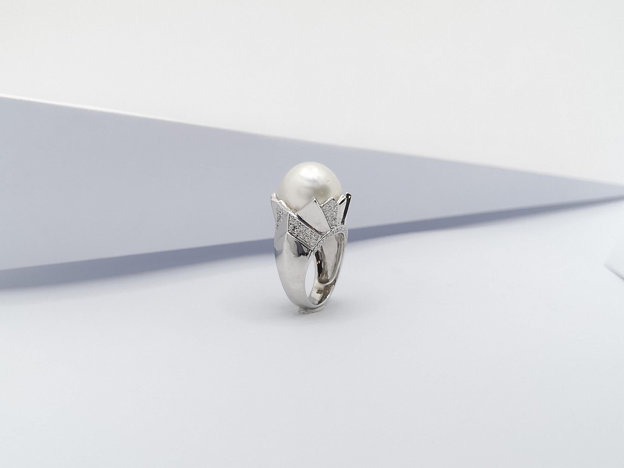 South Sea Pearl with Diamond Ring Set in 18 Karat White Gold Settings For Sale 11
