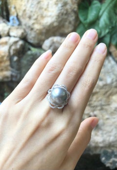 South Sea Pearl with Diamond Ring Set in 18 Karat White Gold Settings