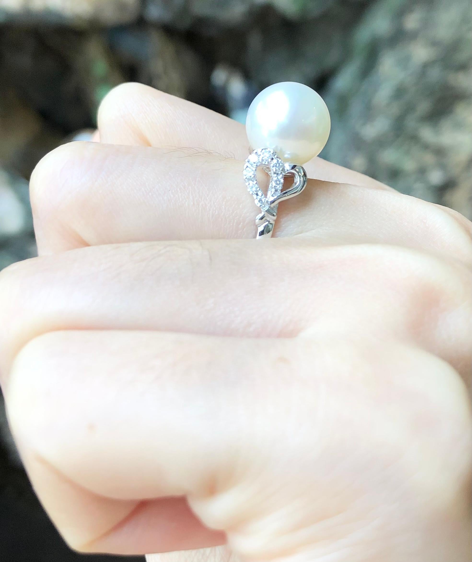 Brilliant Cut South Sea Pearl with Diamond  Ring set in 18 Karat White Gold Settings For Sale