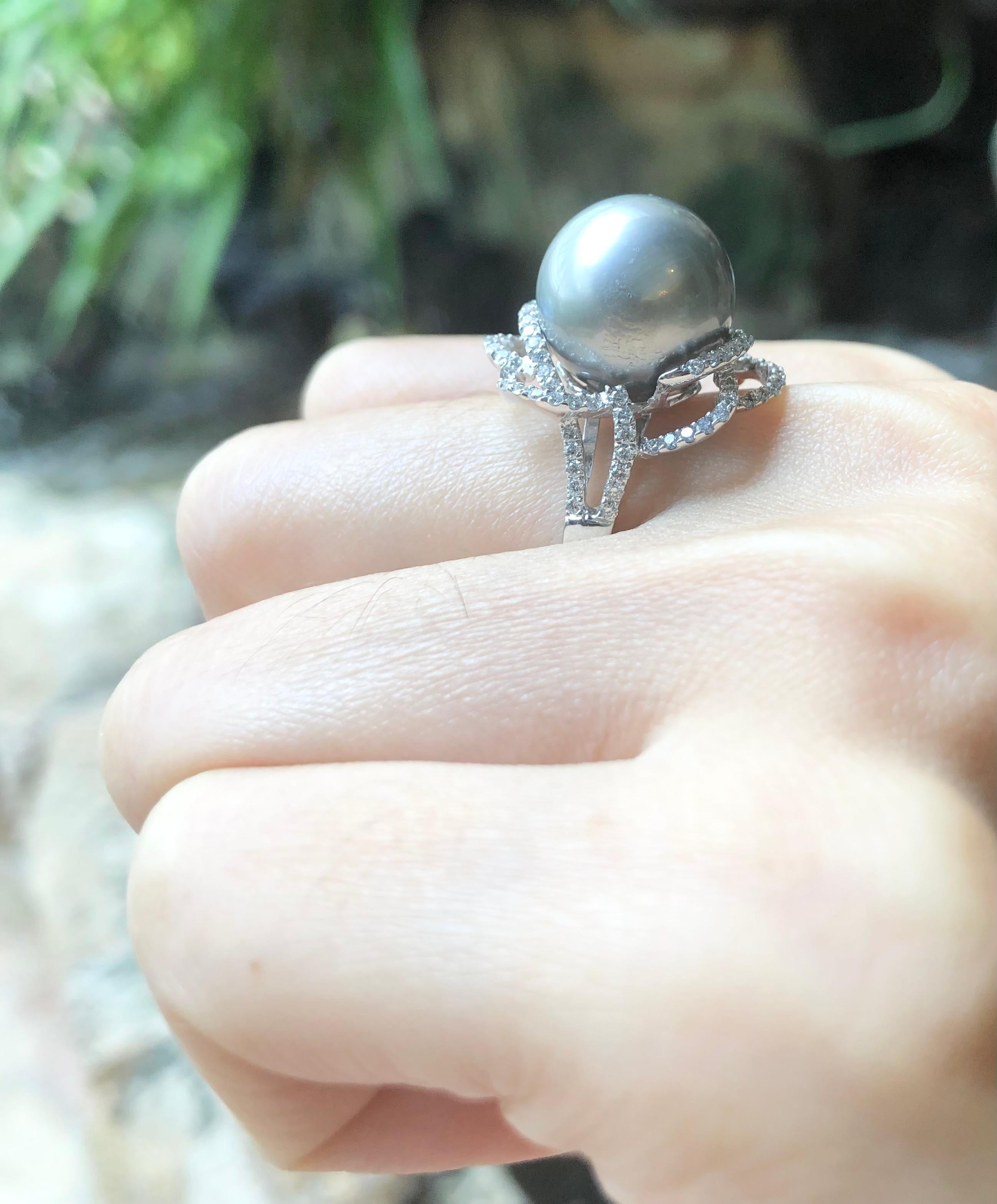 Anello con perle dei mari del sud e diamanti con montatura in oro bianco 18 carati In condizioni Nuovo in vendita a Bangkok, TH