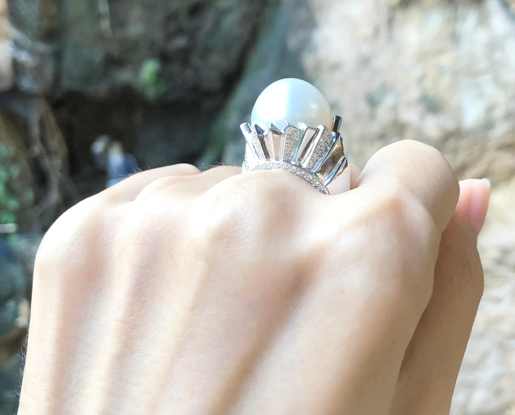 Brilliant Cut South Sea Pearl with Diamond Ring Set in 18 Karat White Gold Settings For Sale