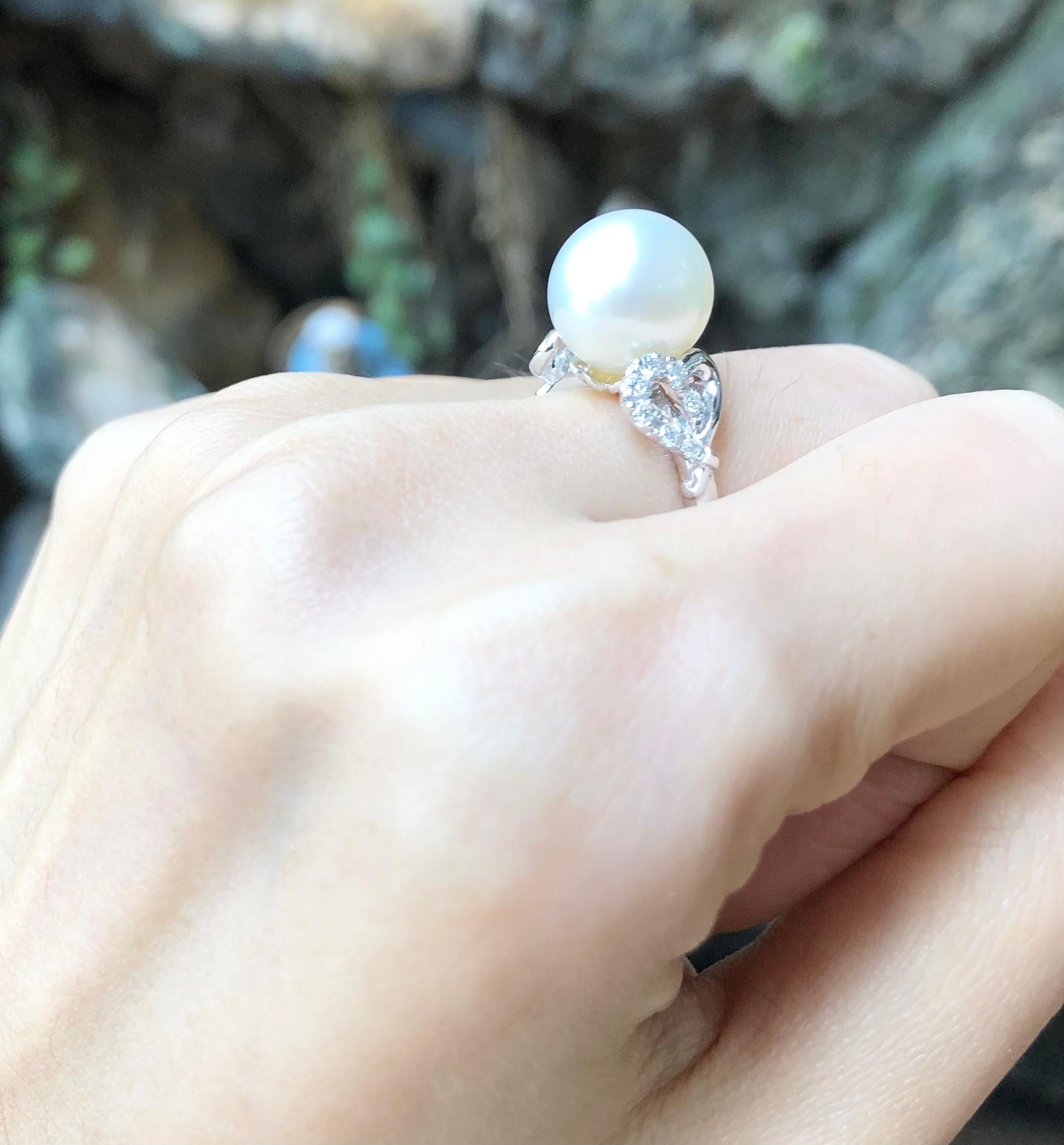 Women's South Sea Pearl with Diamond  Ring set in 18 Karat White Gold Settings For Sale