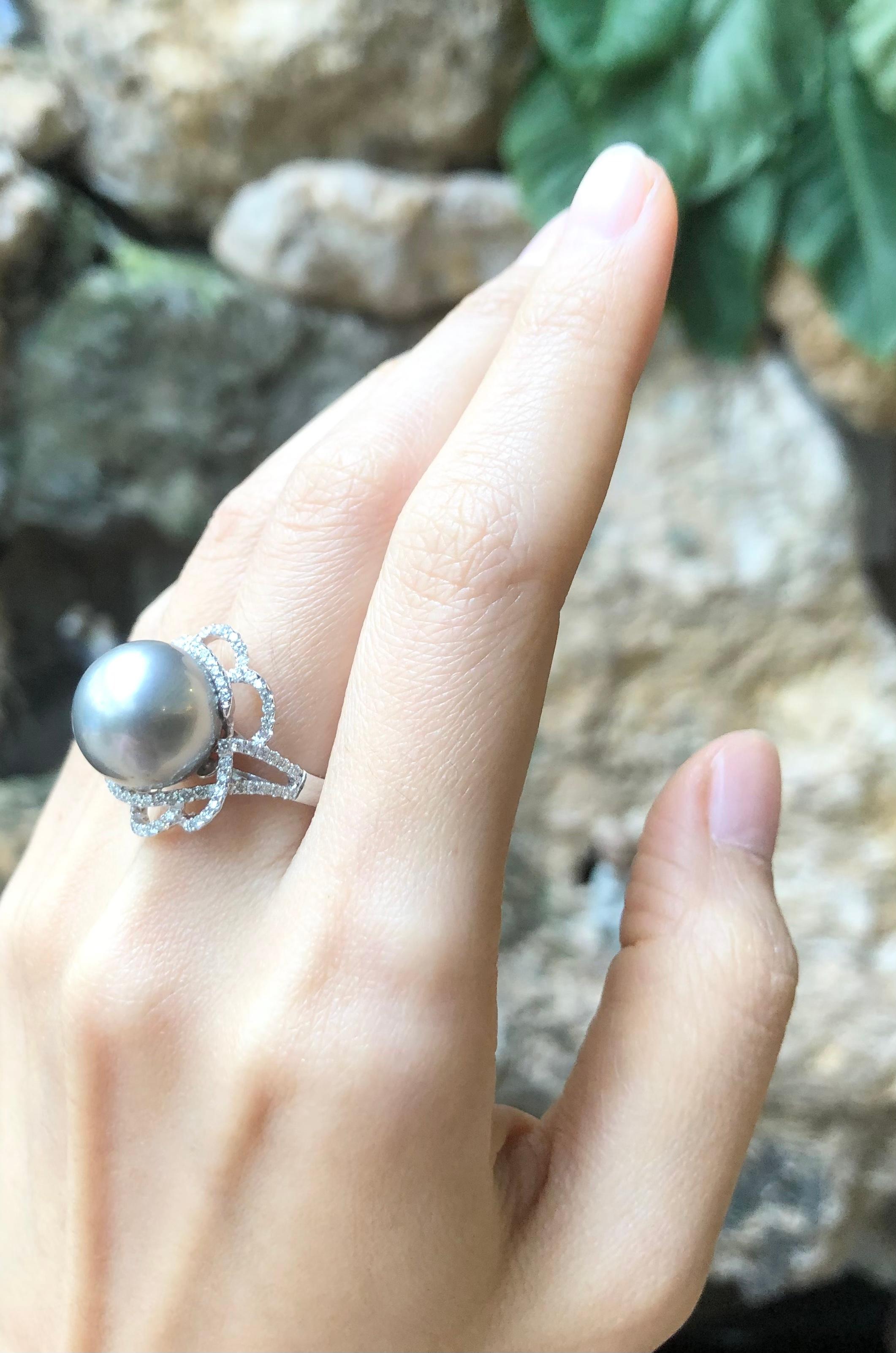 Brilliant Cut South Sea Pearl with Diamond Ring Set in 18 Karat White Gold Settings For Sale