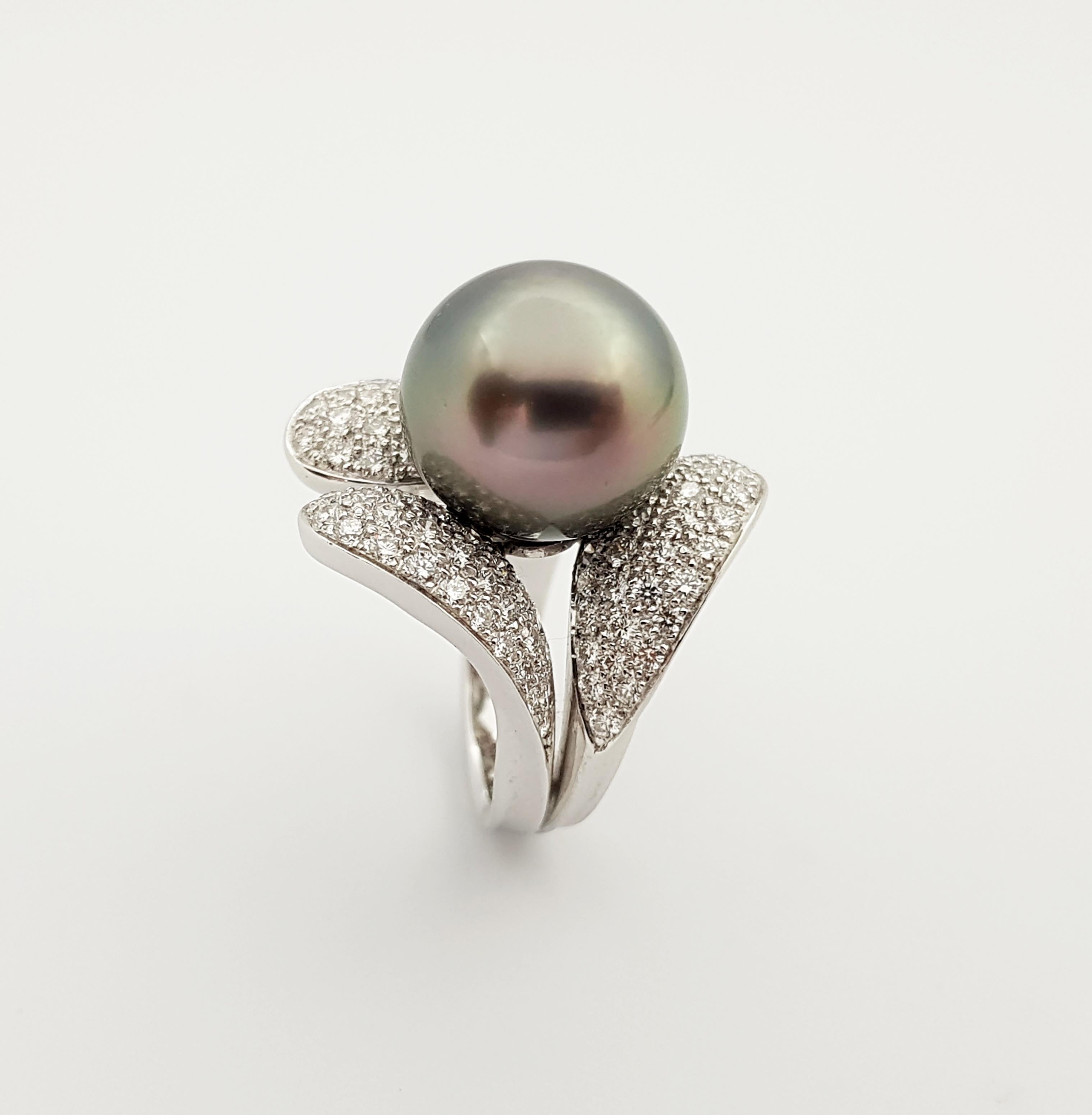 Brilliant Cut South Sea Pearl with Diamond Ring Set in 18 Karat White Gold Settings For Sale