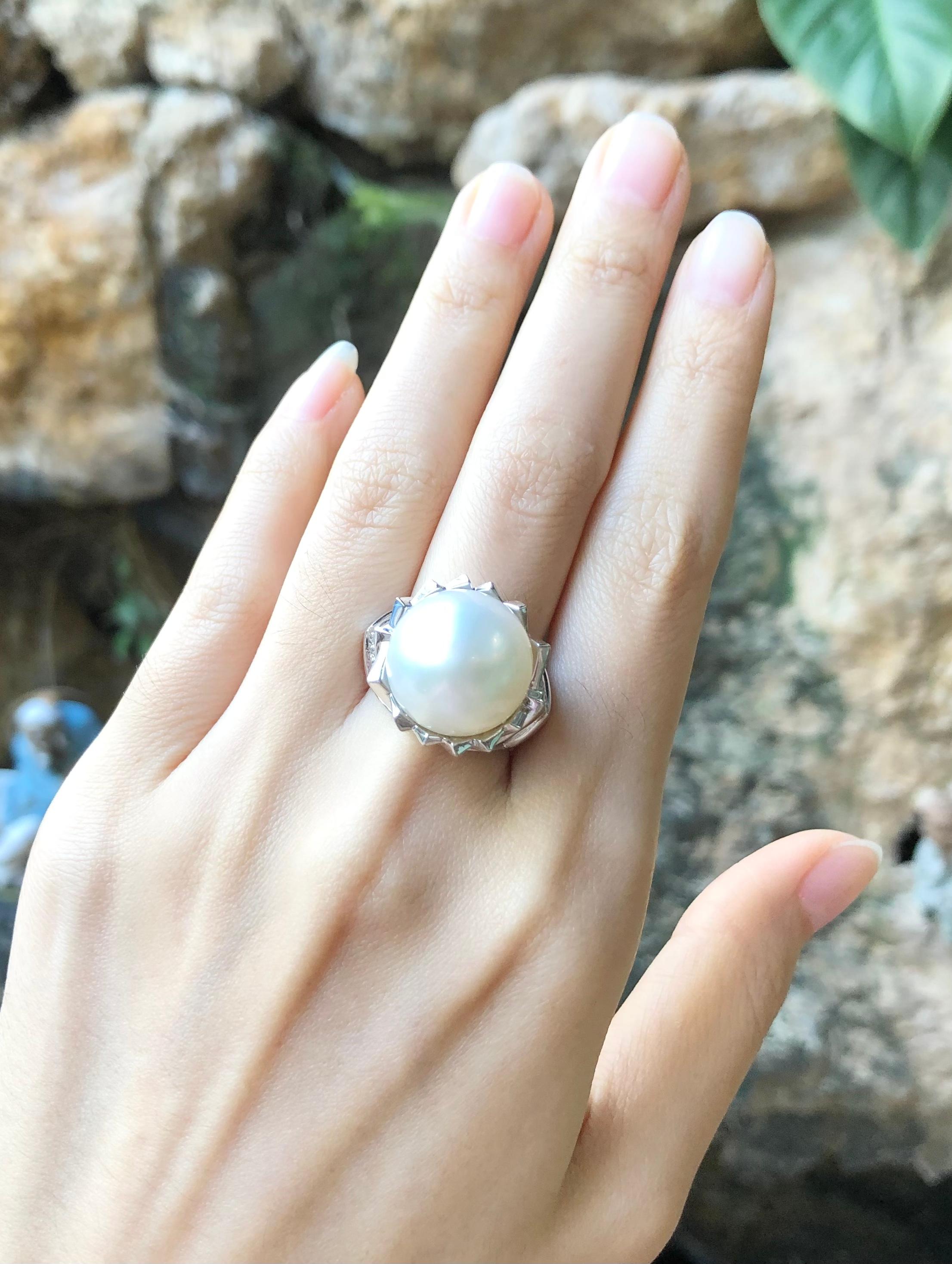 South Sea Pearl with Diamond Ring Set in 18 Karat White Gold Settings For Sale 2
