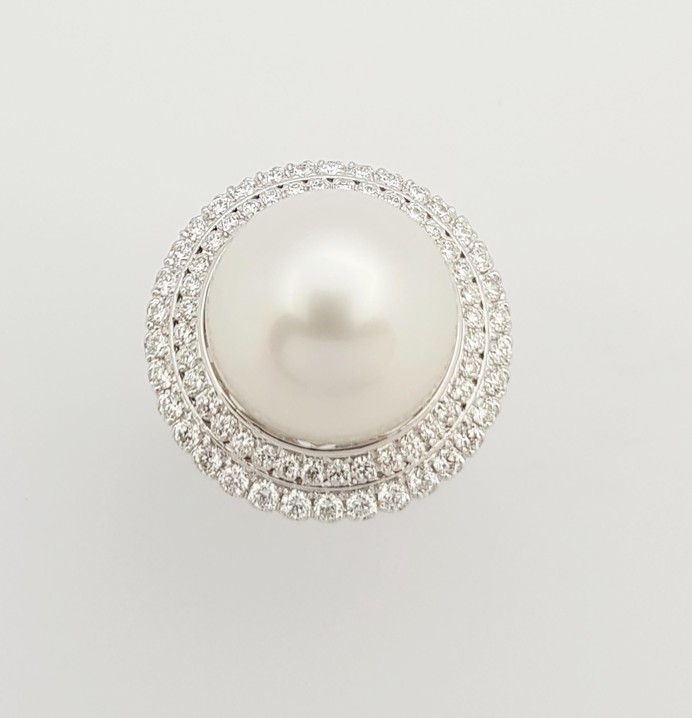 South Sea Pearl with Diamond Ring Set in 18 Karat White Gold Settings For Sale 3