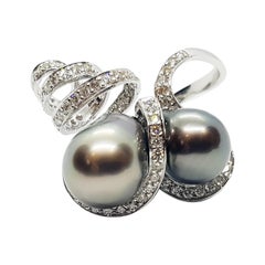 South Sea Pearl with Diamond Ring Set in 18 Karat White Gold Settings