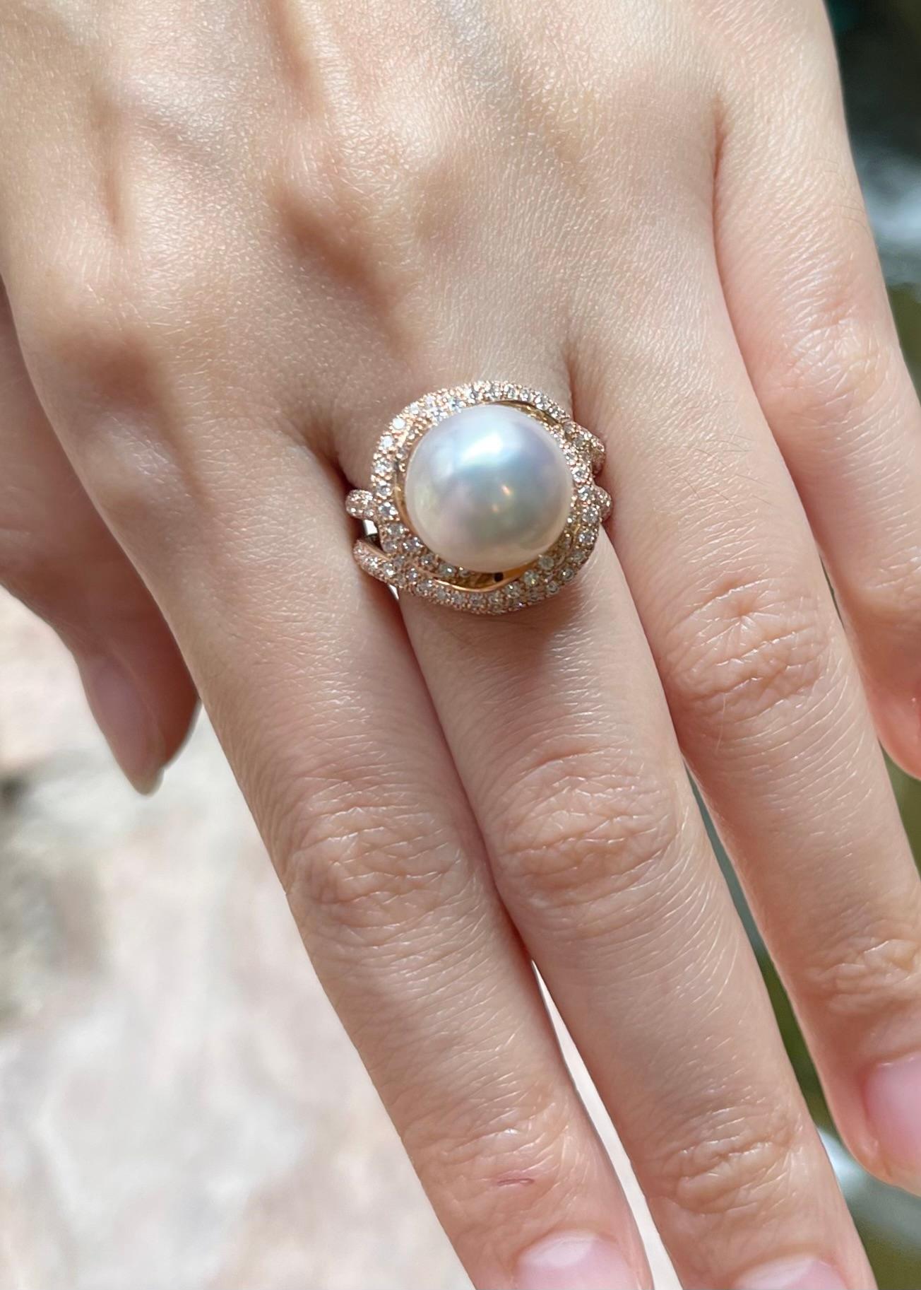 Taille brillant Bague en or rose 18 carats ornée d'une perle des mers du Sud et d'un diamant en vente