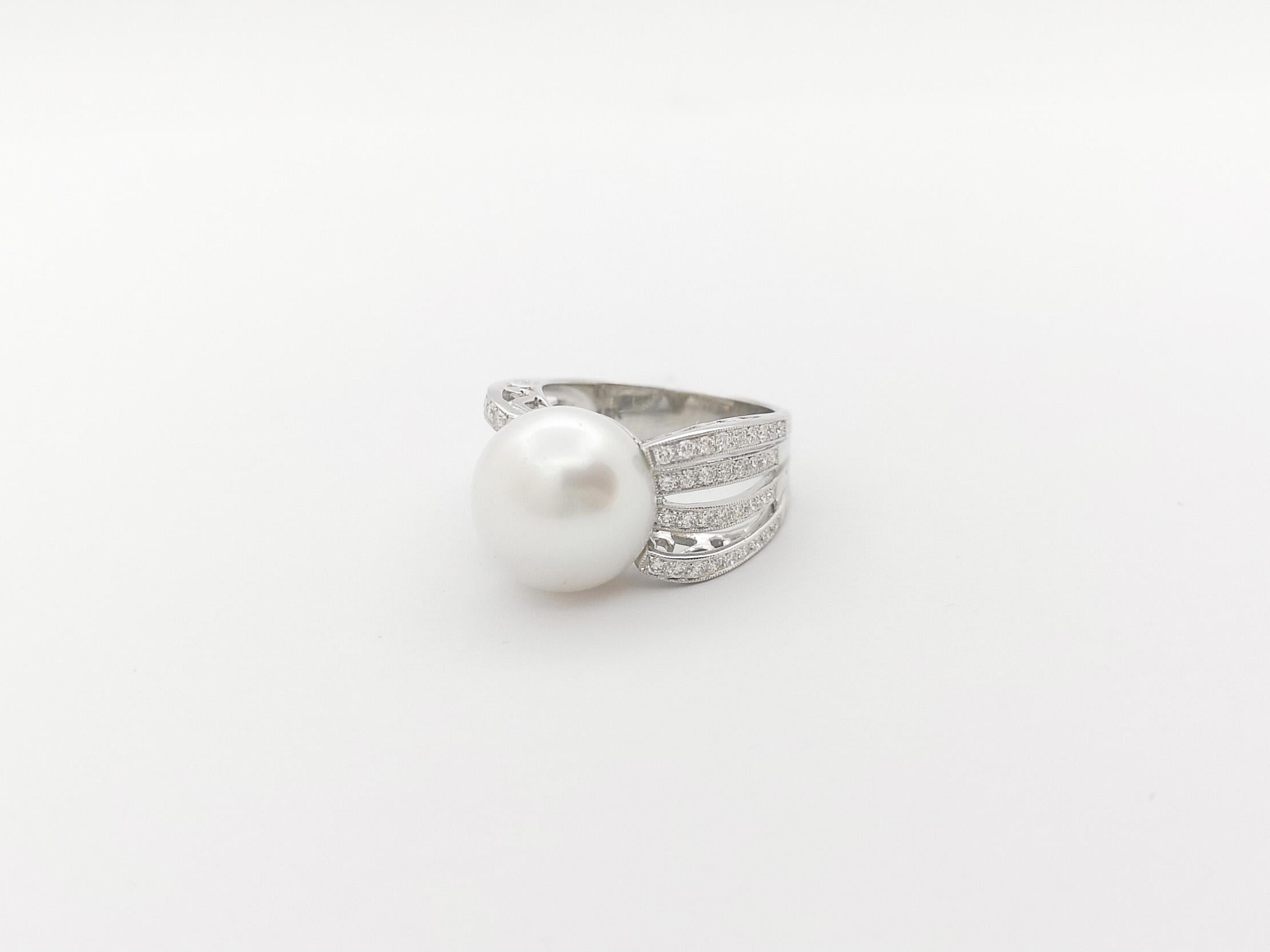 South Sea Pearl with Diamond Ring set in 18K White Gold Settings For Sale 4