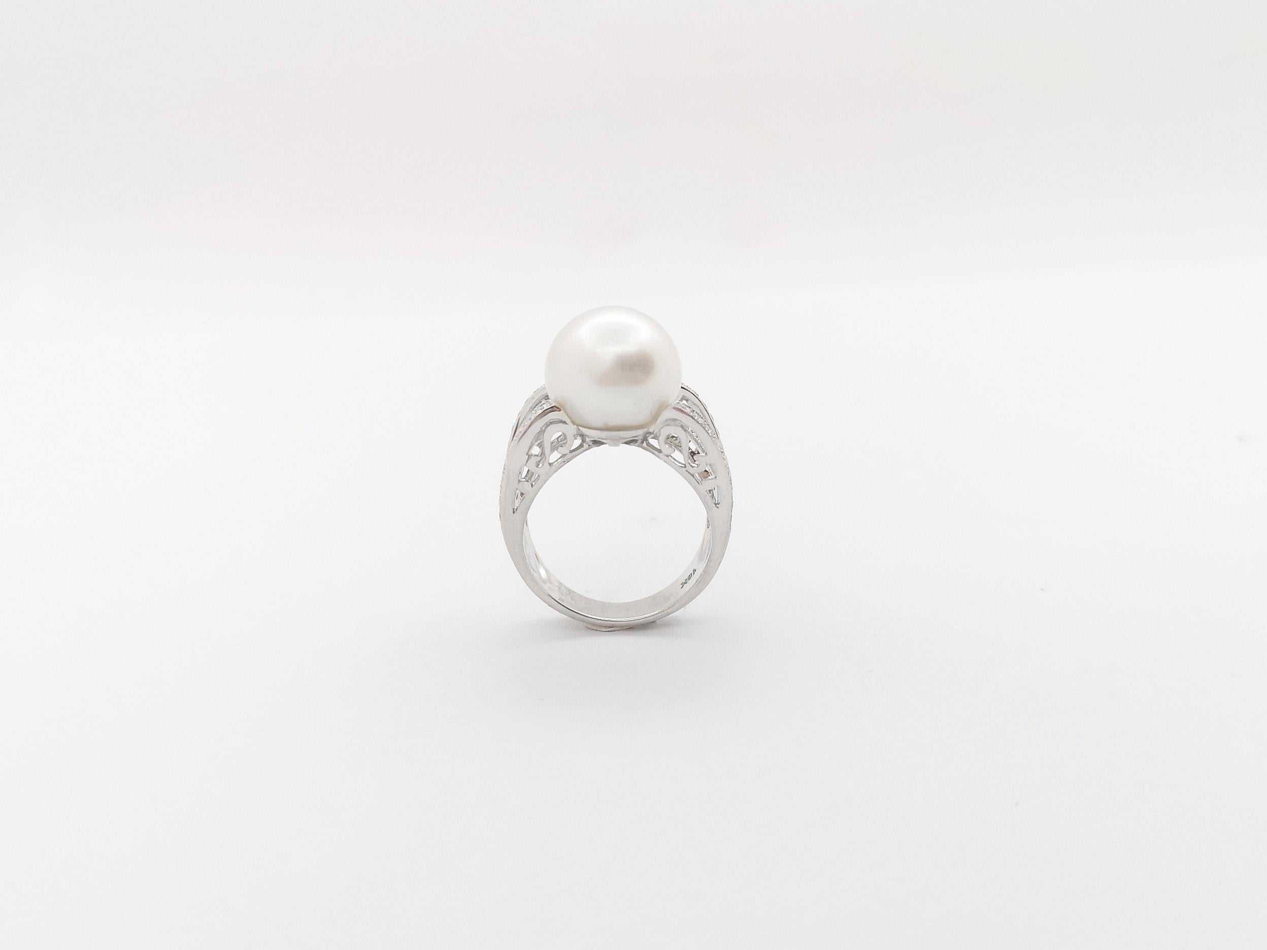 South Sea Pearl with Diamond Ring set in 18K White Gold Settings For Sale 6