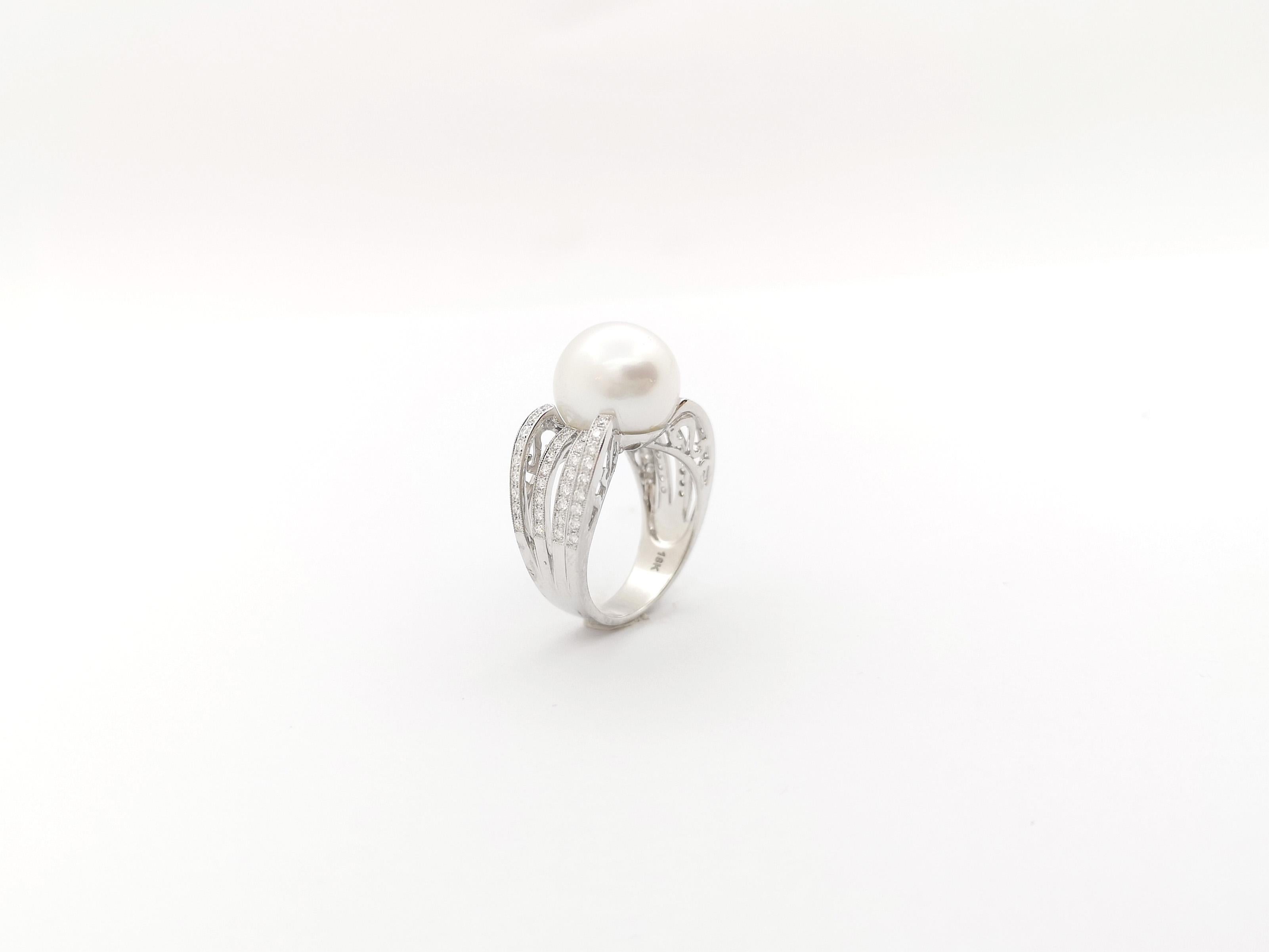 South Sea Pearl with Diamond Ring set in 18K White Gold Settings For Sale 9