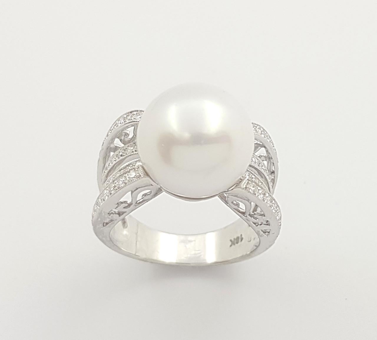 South Sea Pearl with Diamond Ring set in 18K White Gold Settings For Sale 3