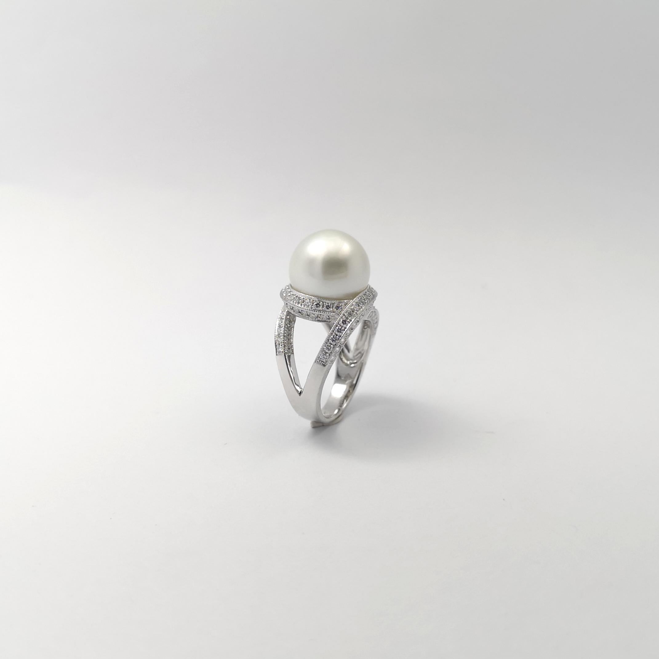 Bague en platine 950 avec perles des mers du Sud et diamants en vente 5