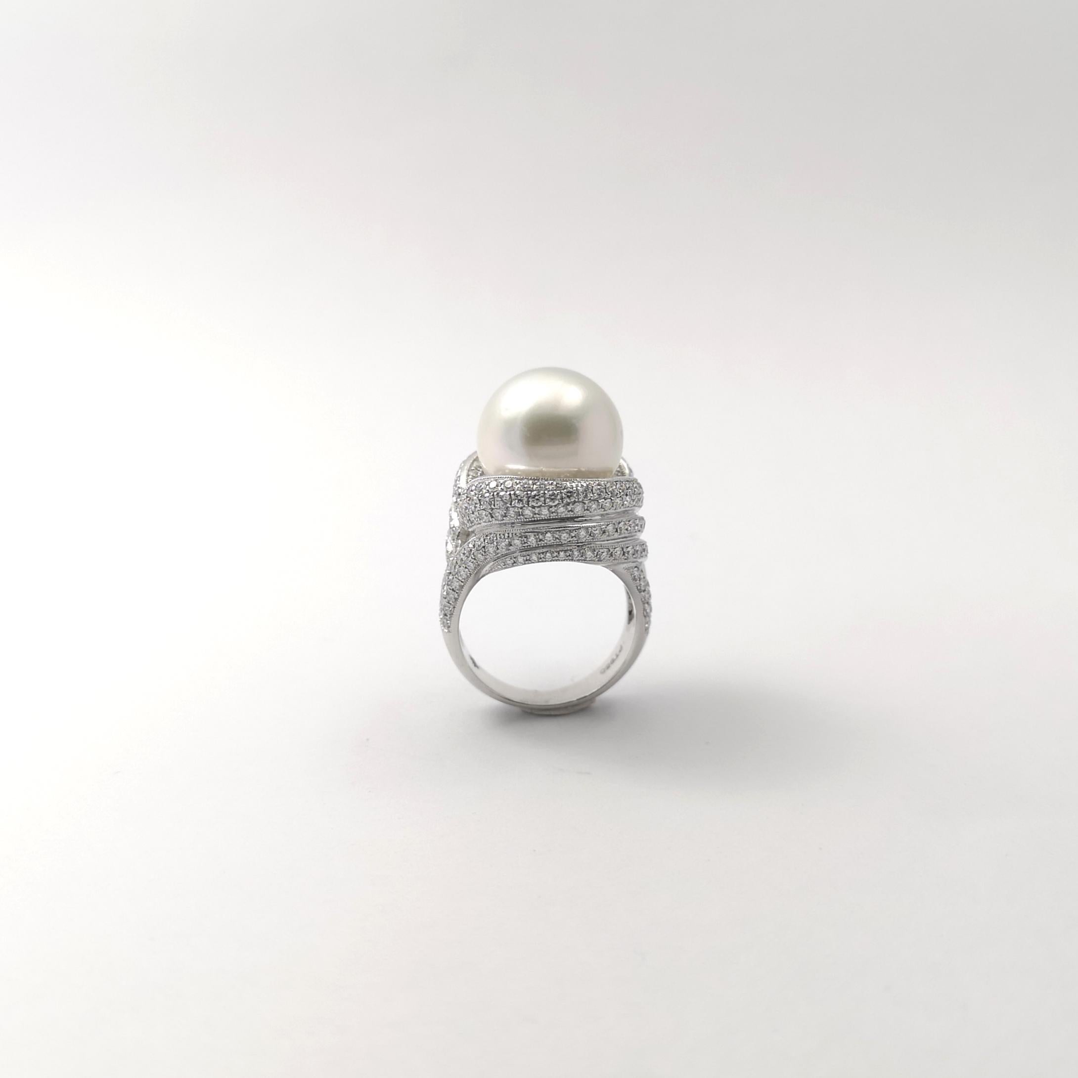 Bague en platine 950 avec perles des mers du Sud et diamants en vente 9