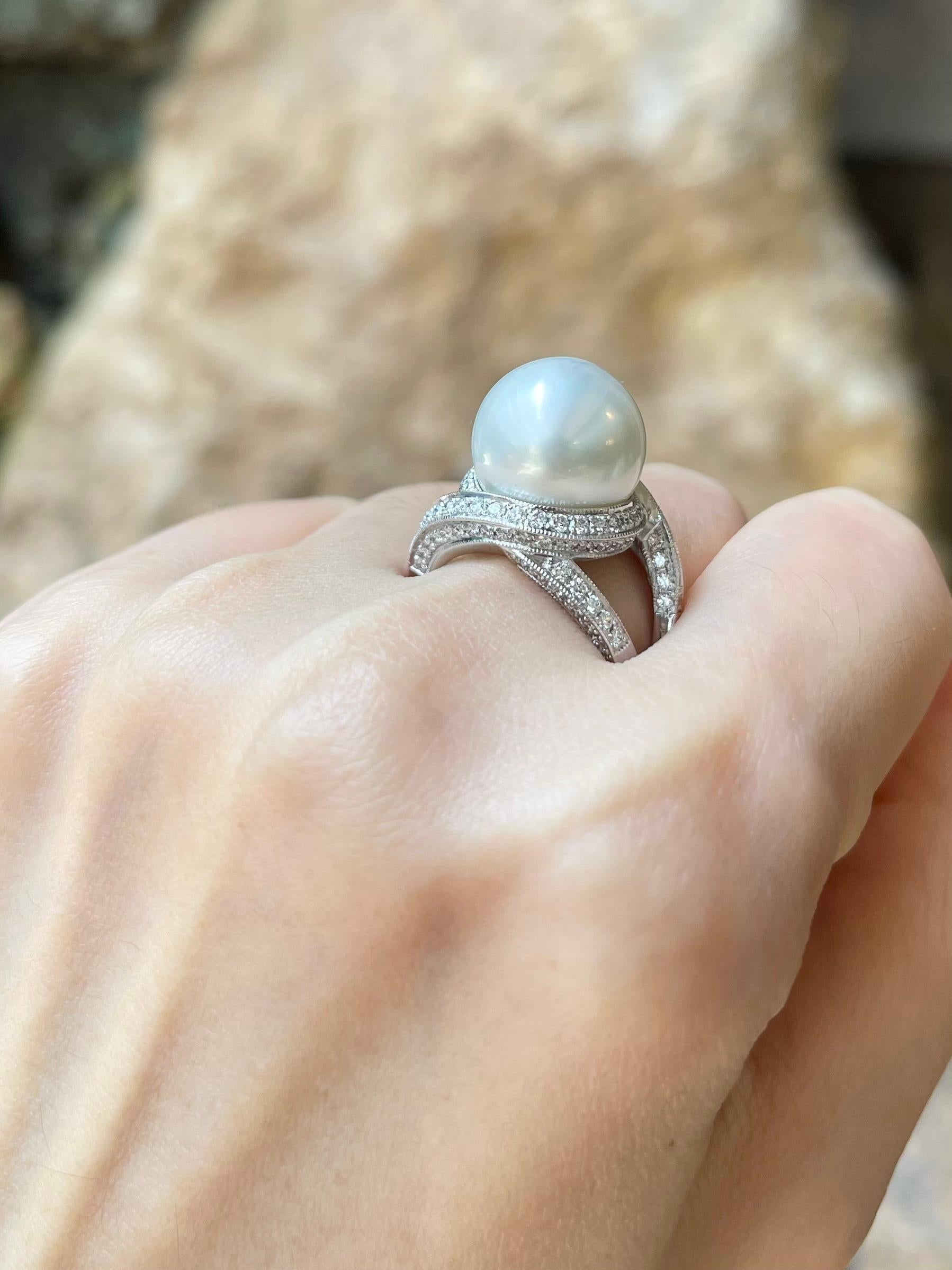 Bague en platine 950 avec perles des mers du Sud et diamants Pour femmes en vente