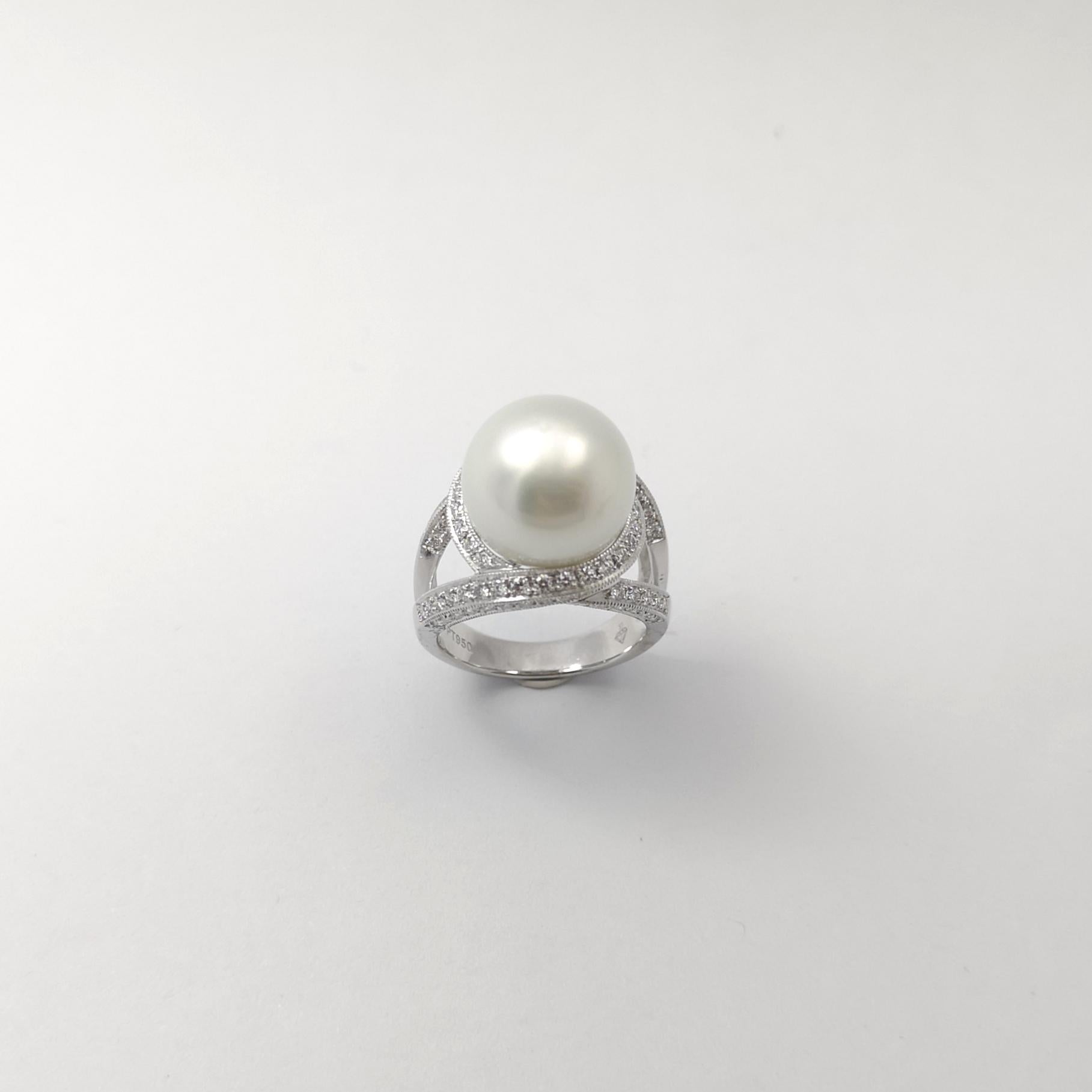 Bague en platine 950 avec perles des mers du Sud et diamants en vente 3