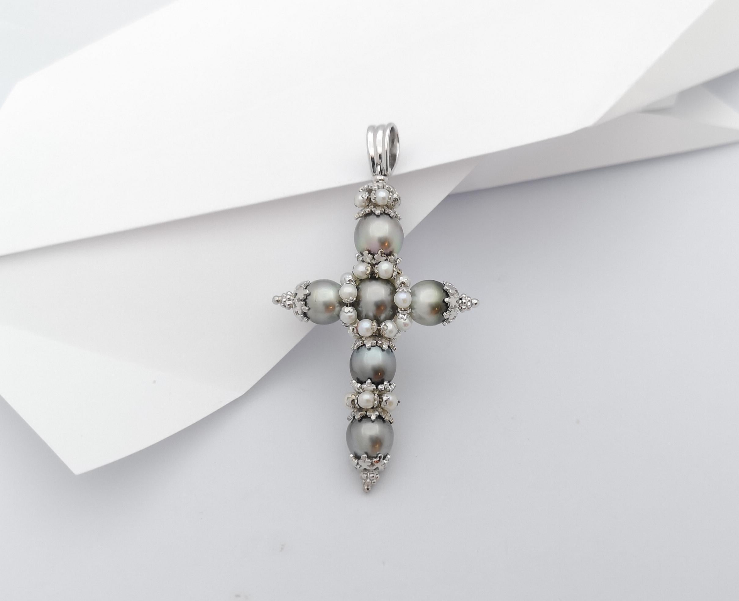 Uncut South Sea Pearl with Fresh Water Pearl Cross Pendant in 18 Karat White Gold For Sale