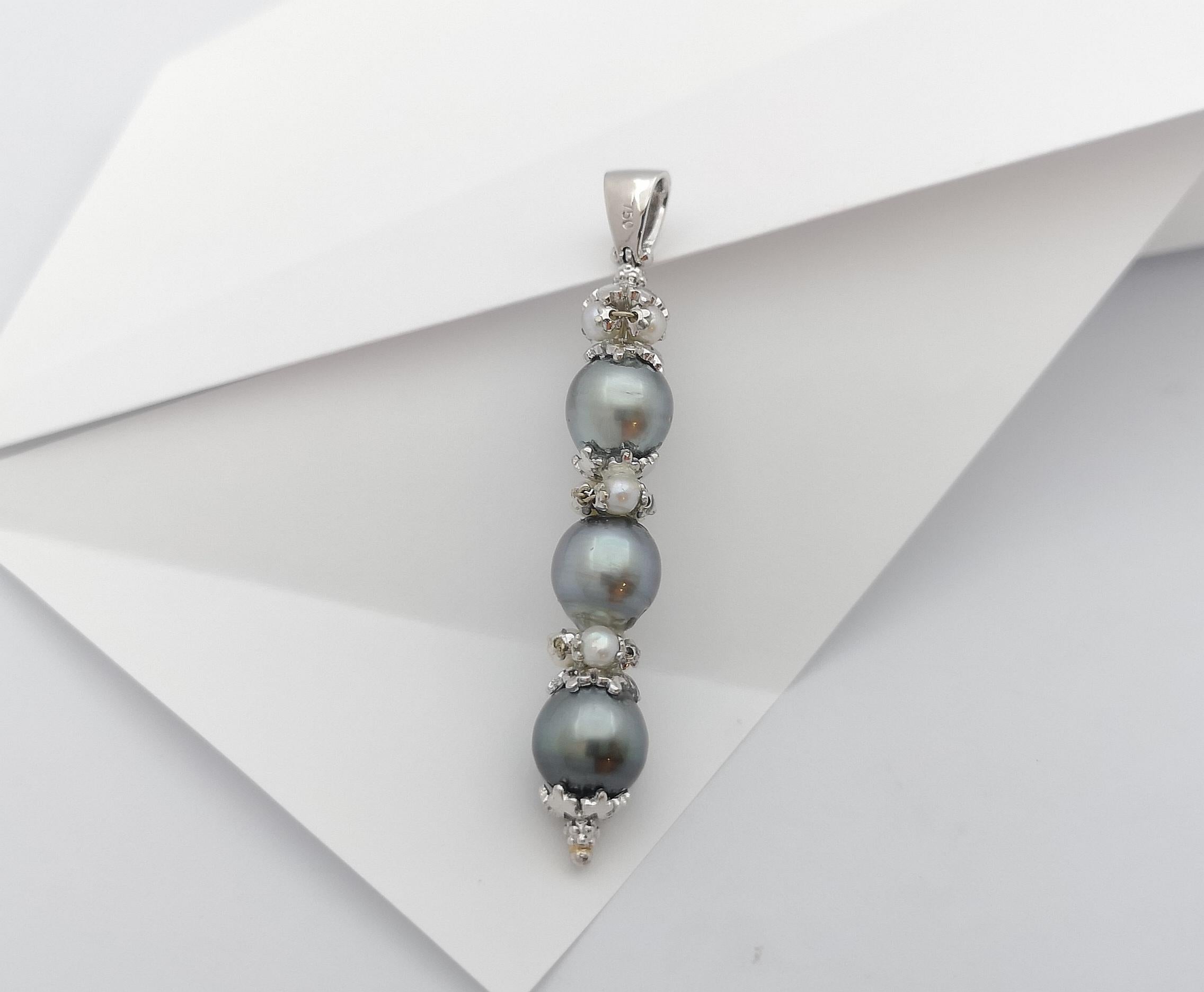South Sea Pearl with Fresh Water Pearl Pendent in 18 Karat White Gold Settings For Sale 1