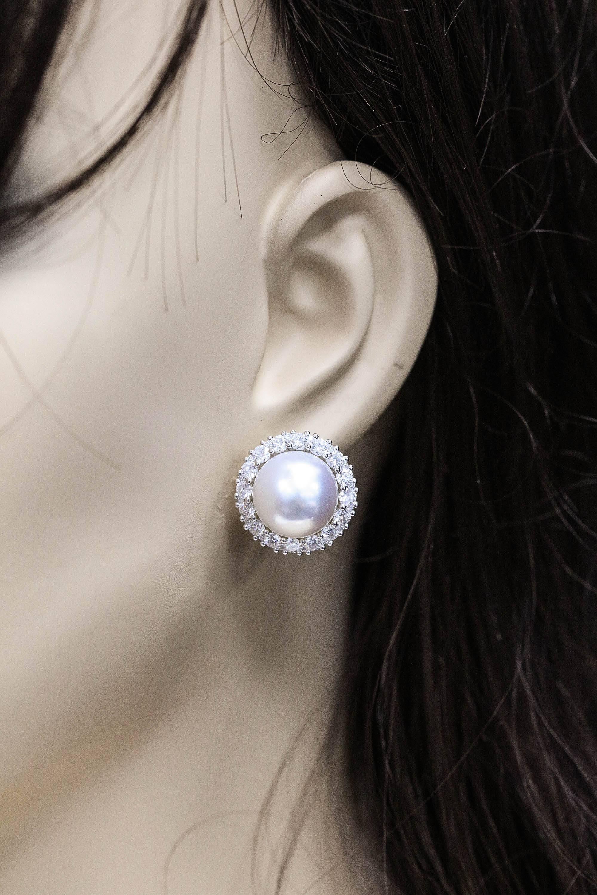 South Sea Pearl Diamond Halo Stud Earrings 2.75 Carats 18K In New Condition For Sale In New York, NY