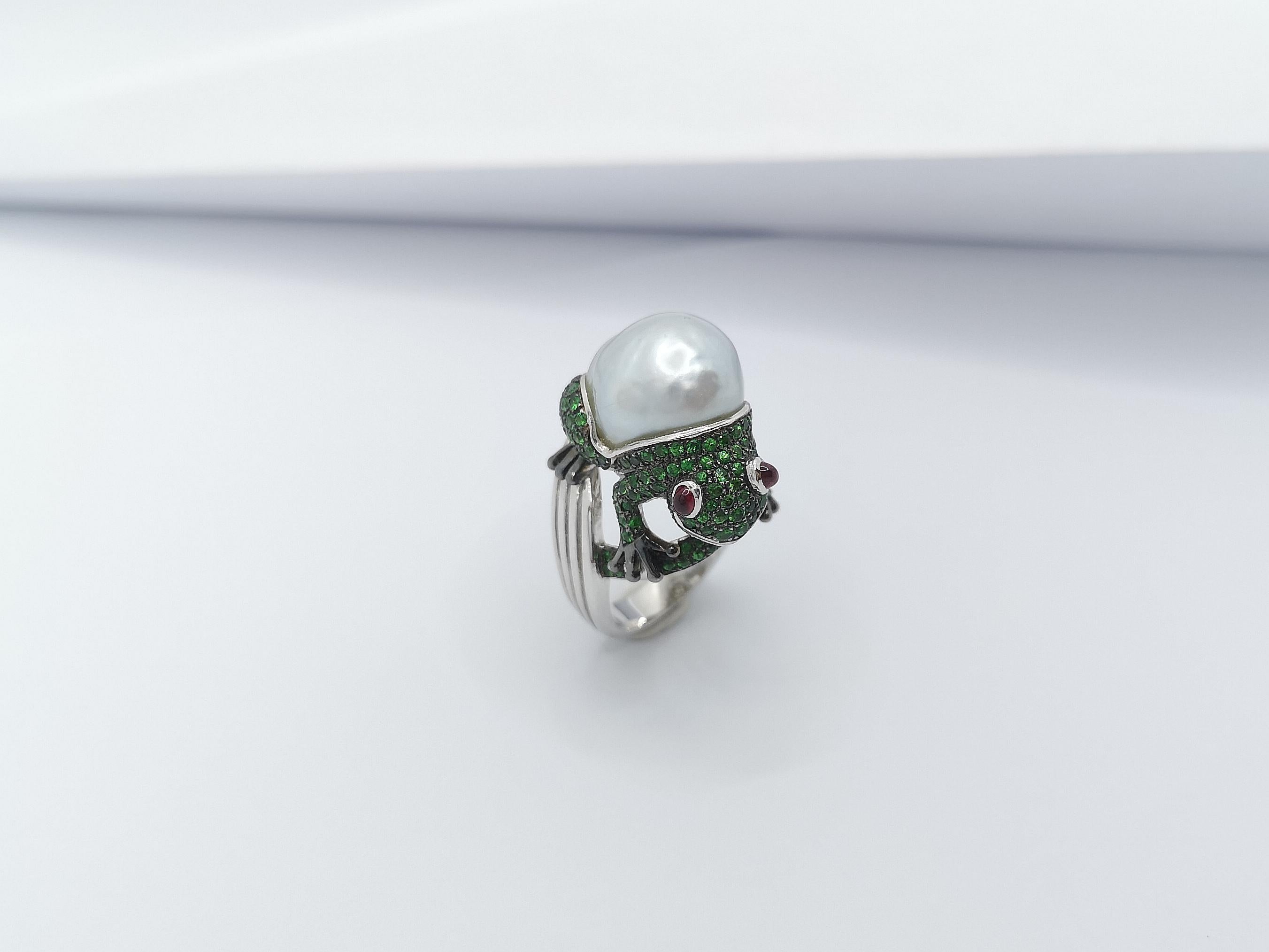 South Sea Pearl with Tsavorite and Cabochon Ruby Frog Ring Set in 18K White Gold For Sale 6