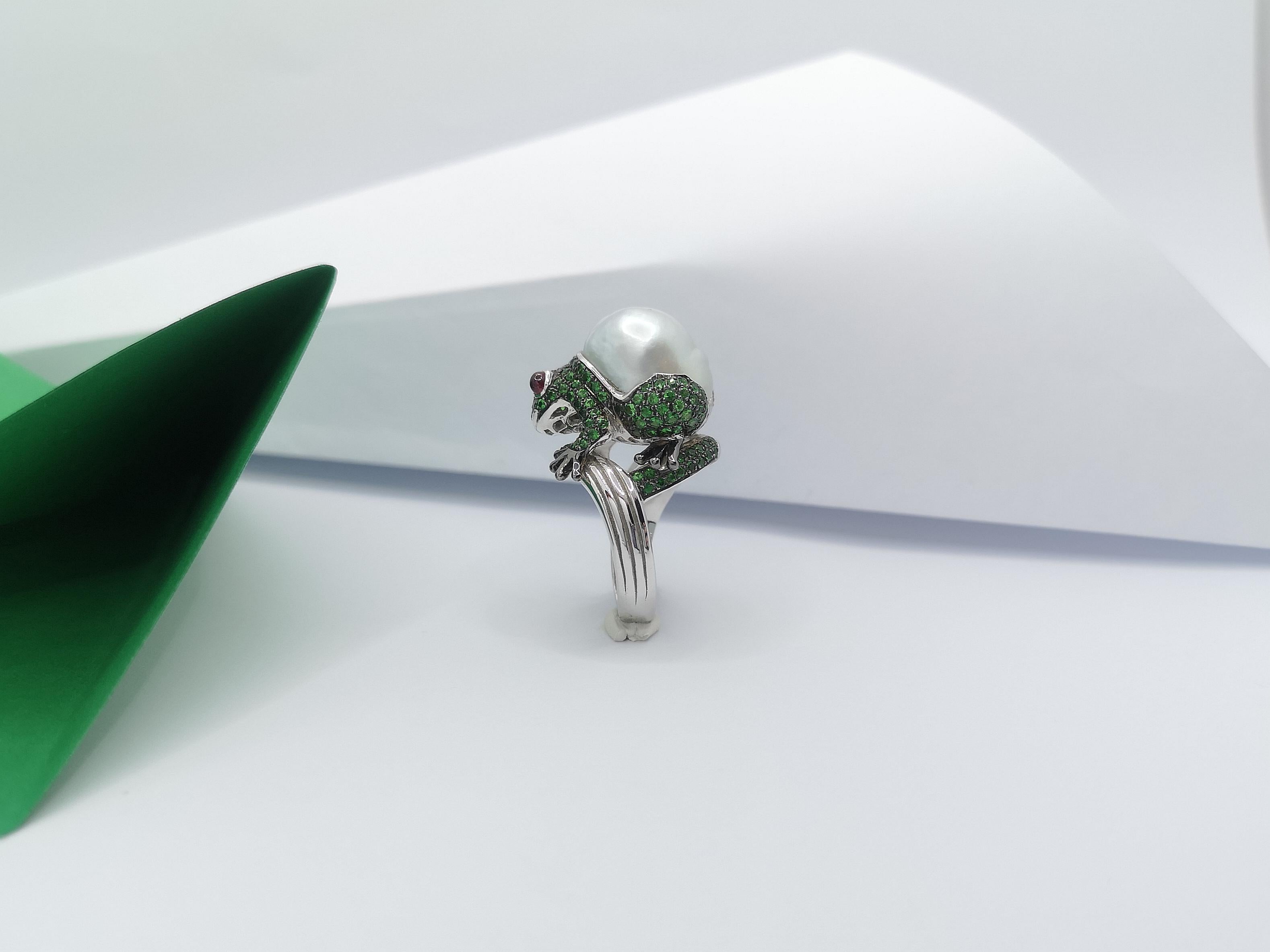 South Sea Pearl with Tsavorite and Cabochon Ruby Frog Ring Set in 18K White Gold For Sale 8