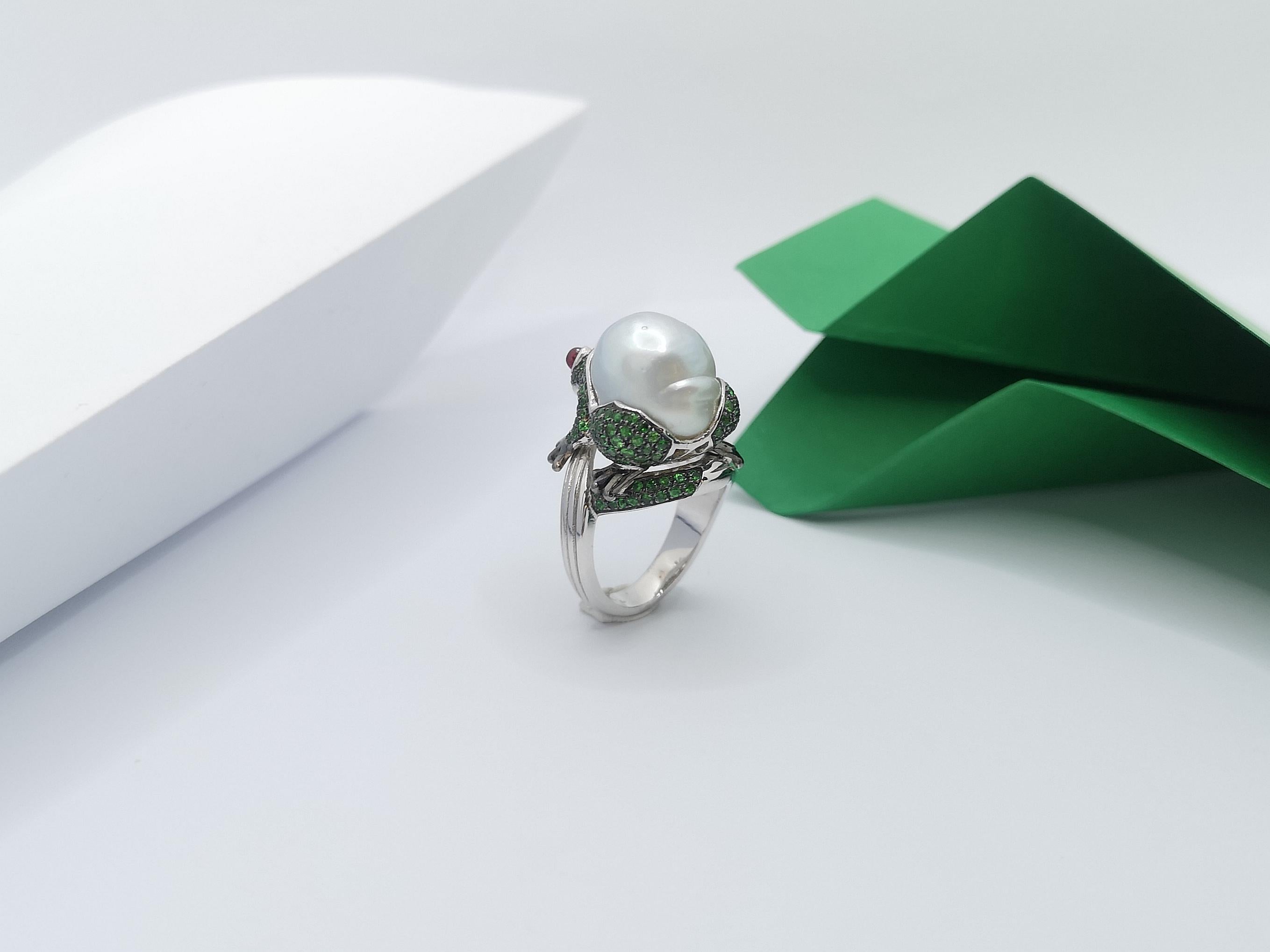South Sea Pearl with Tsavorite and Cabochon Ruby Frog Ring Set in 18K White Gold For Sale 9
