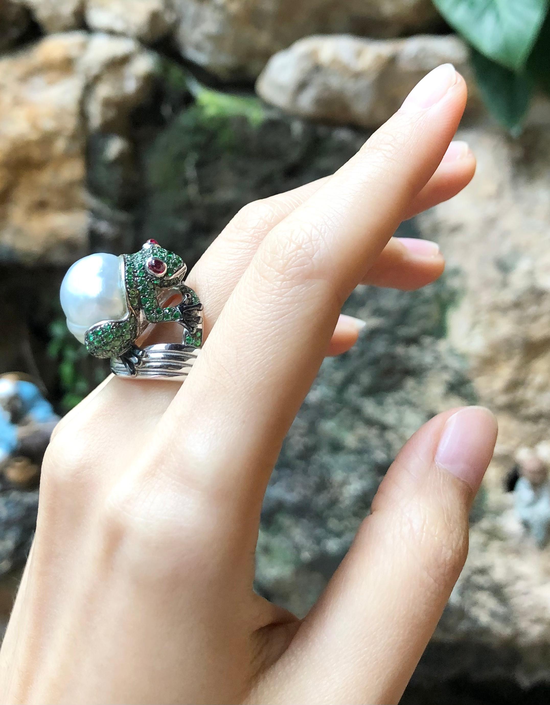 South Sea Pearl with Tsavorite and Cabochon Ruby Frog Ring Set in 18K White Gold For Sale 2
