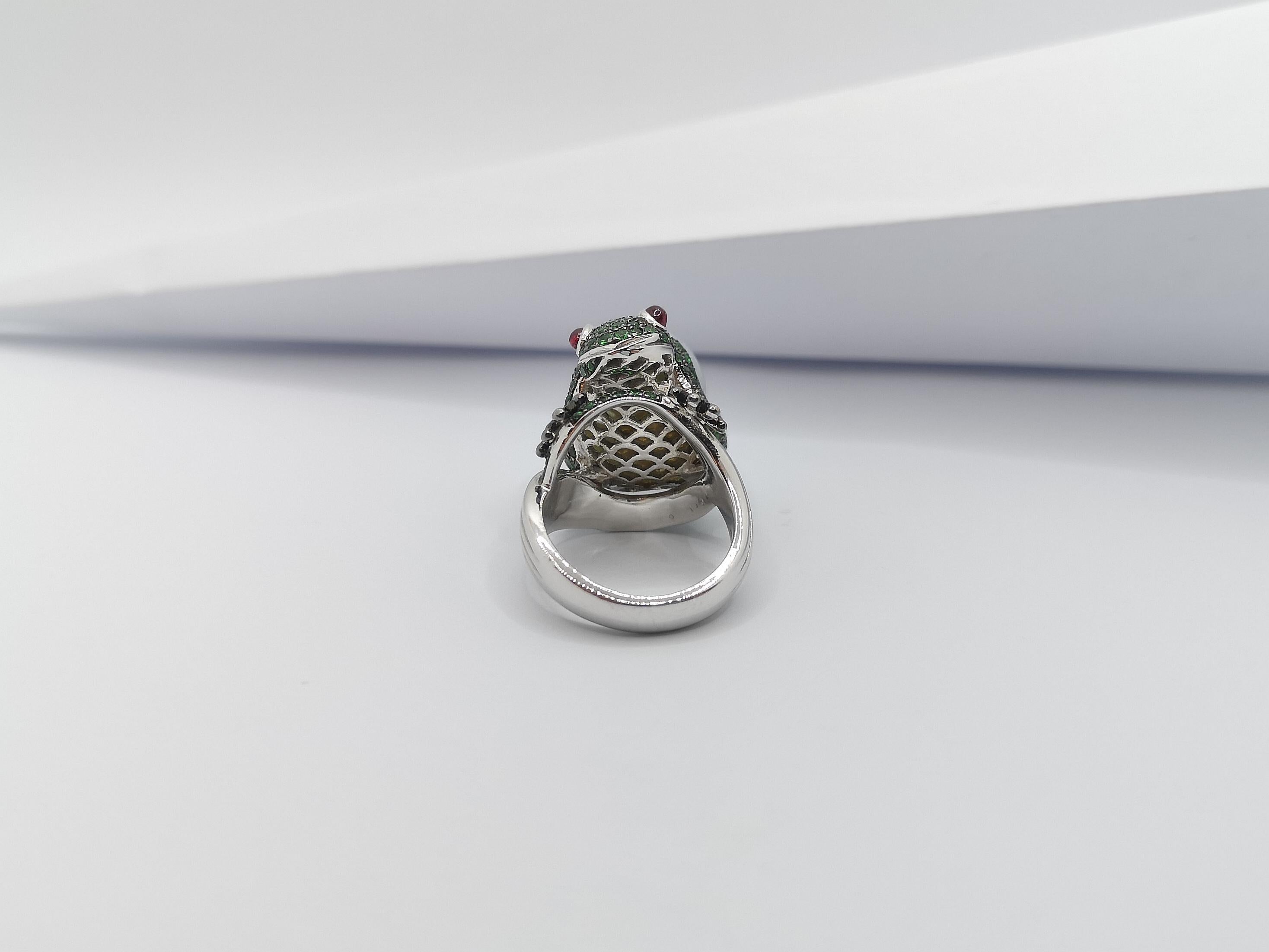 South Sea Pearl with Tsavorite and Cabochon Ruby Frog Ring Set in 18K White Gold For Sale 3