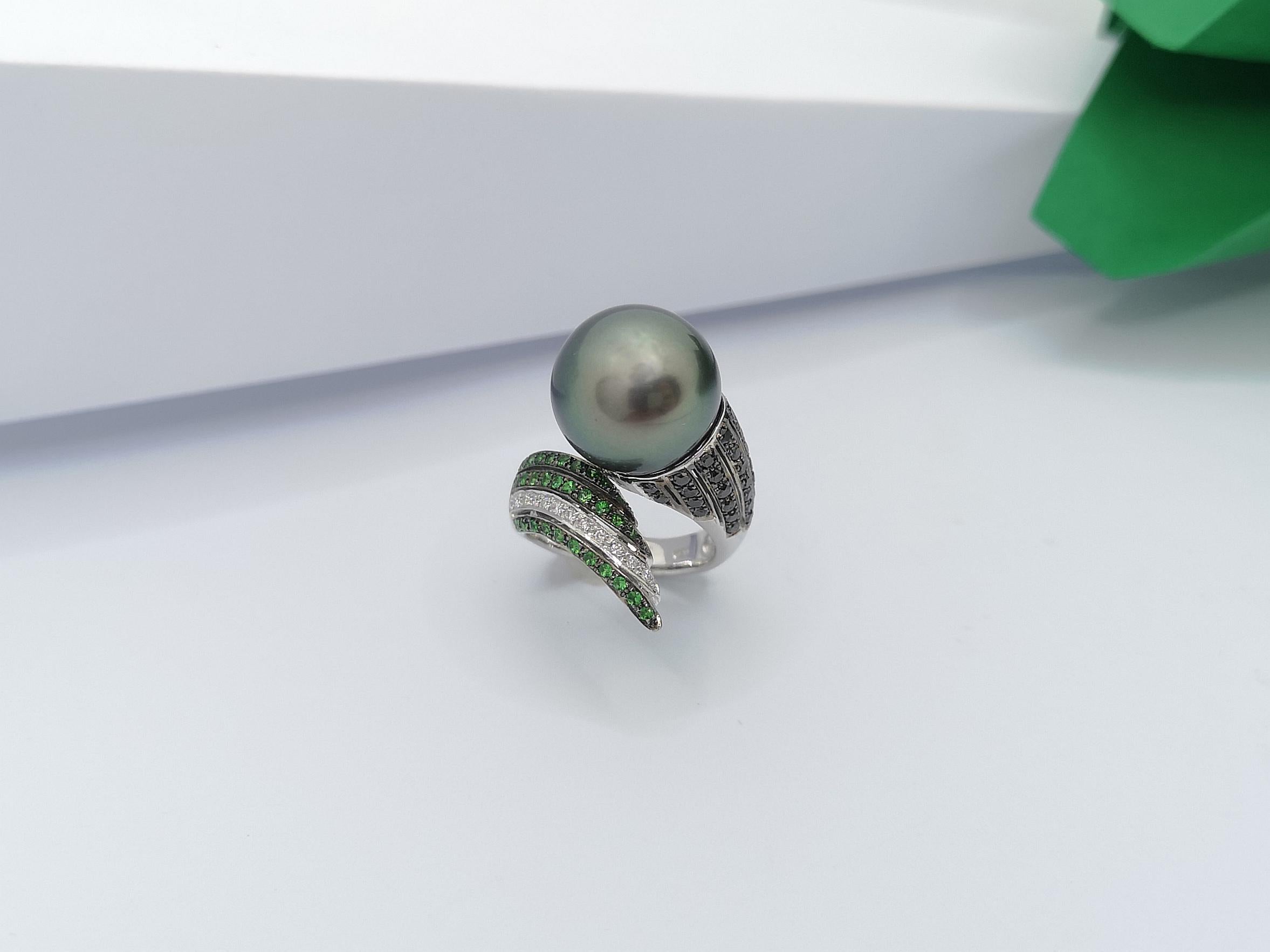 South Sea Pearl with Tsavorite, Diamond, Black Diamond Ring 18 Karat White Gold For Sale 10