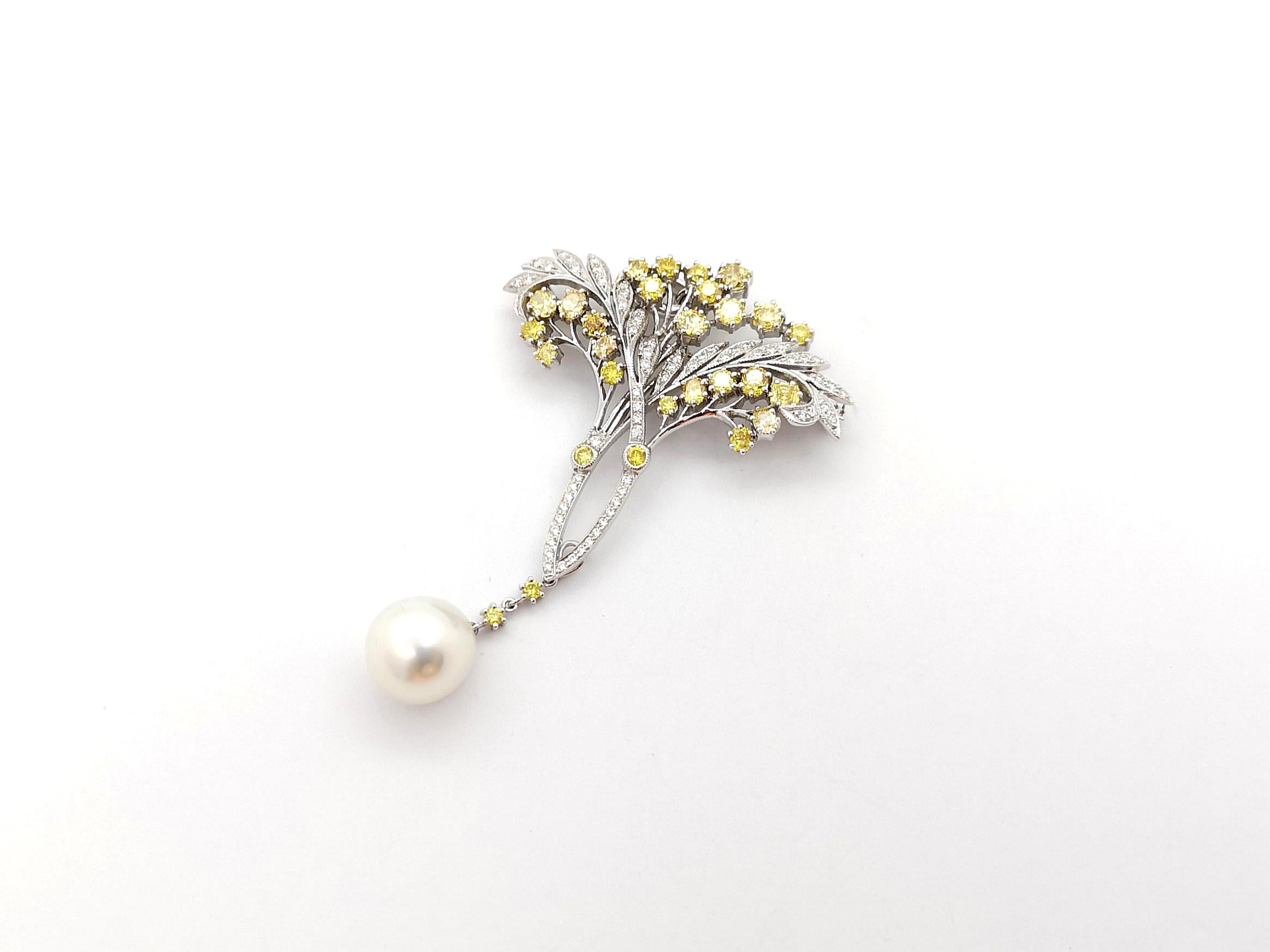 Art Deco South Sea Pearl, Yellow Diamond and Diamond Brooch/Pendant set in 18K White Gold For Sale