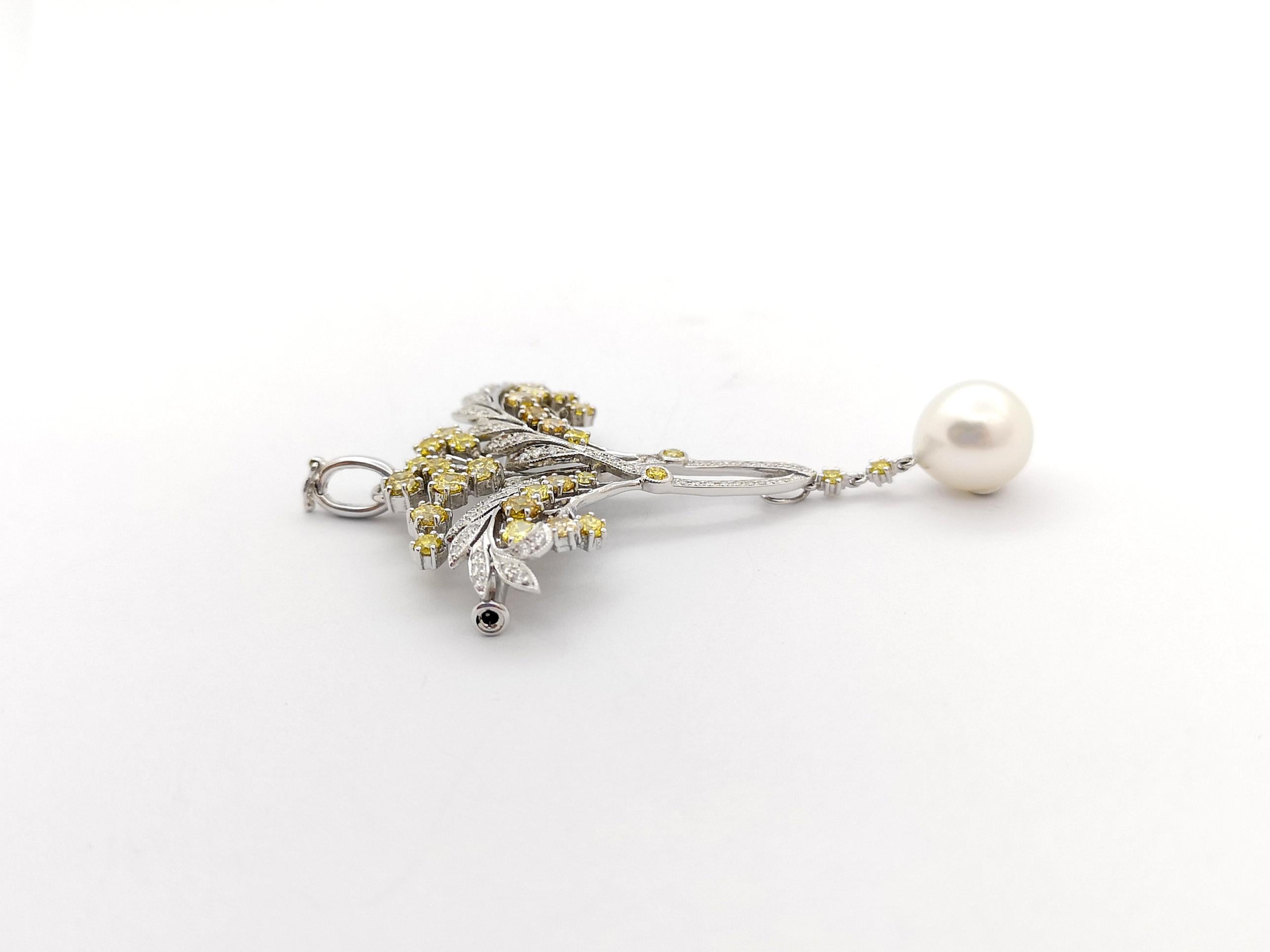 South Sea Pearl, Yellow Diamond and Diamond Brooch/Pendant set in 18K White Gold For Sale 3