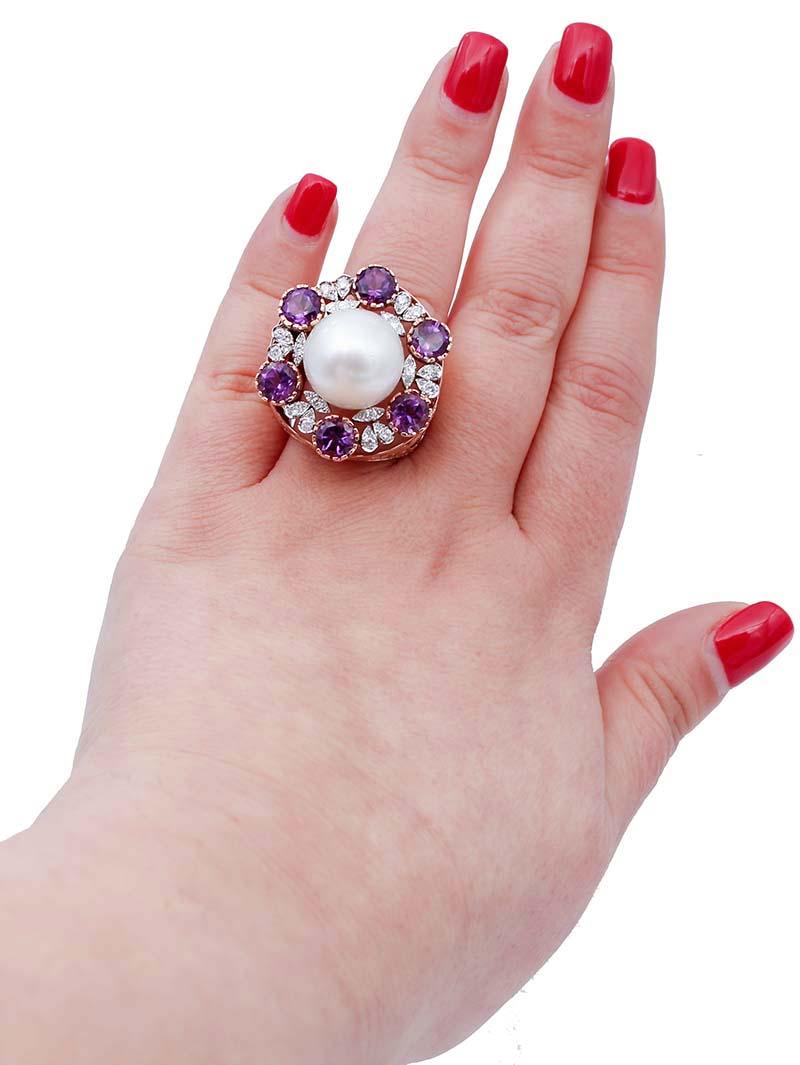 South-Sea Pearl, Amethysts, Diamonds, 14Kt White and Rose Gold Ring In Good Condition For Sale In Marcianise, Marcianise (CE)