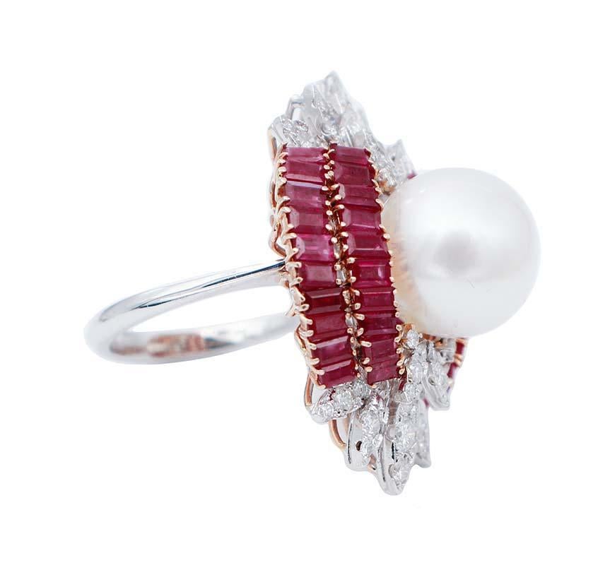 SHIPPING POLICY:
No additional costs will be added to this order.
Shipping costs will be totally covered by the seller (customs duties included).

Amazing retrò ring in 14 karat white gold mounted with a south-sea pearl in the central part between