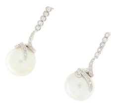 South Sea Pearls 18 Karat White Gold Diamonds Drop Earrings
