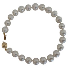 South Sea Pearls White Color and High Luster, 18 Karat Gold