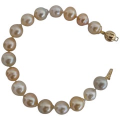 South Sea Pearls Bracelet, Natural Color and Luster, 18 Karat Gold