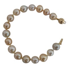 South Sea Pearls Bracelet, Natural Color and Luster, 18 Karat Gold