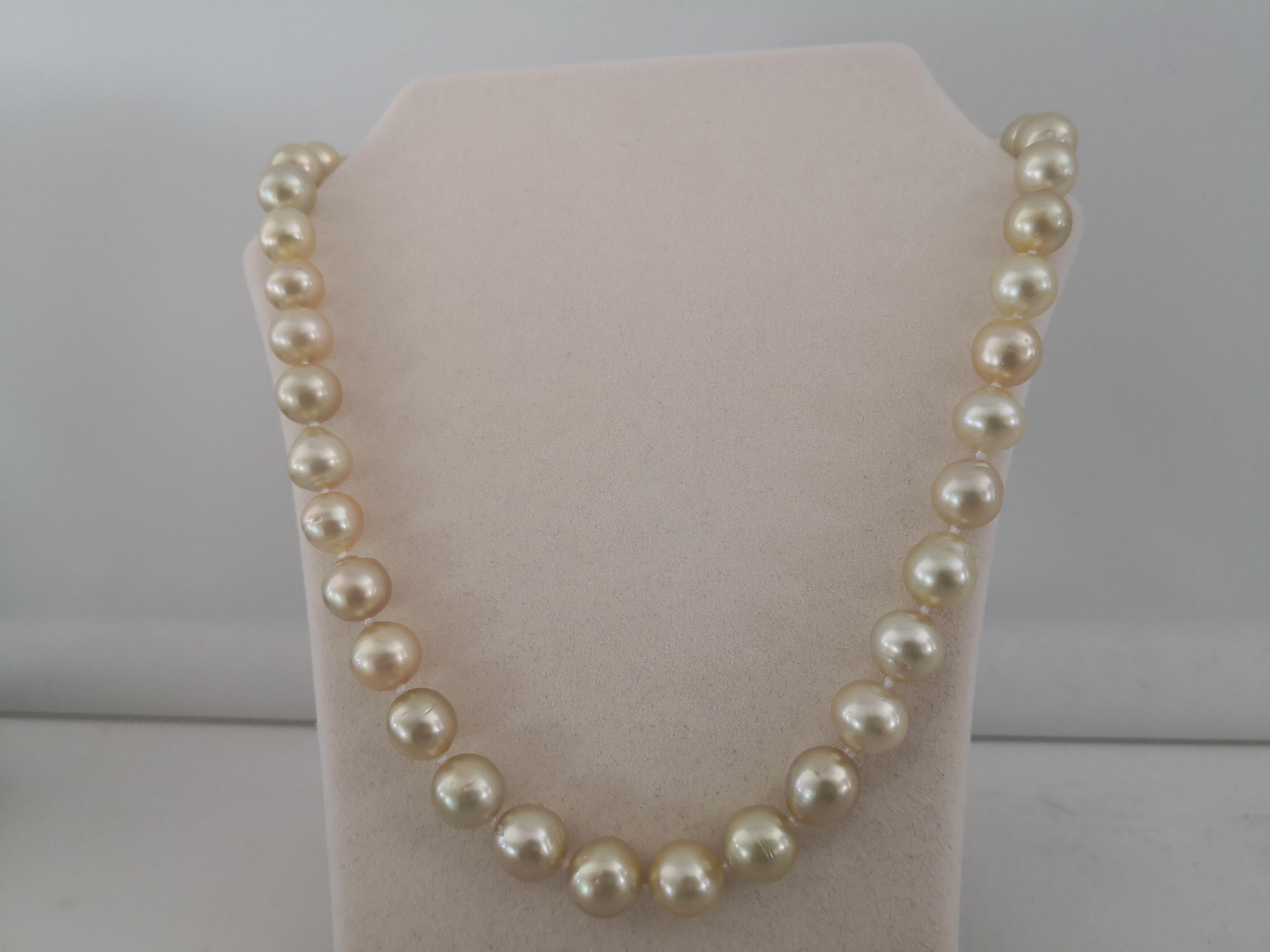 South Sea Pearls, Deep Golden Natural Color, 18 Karat Gold For Sale 1